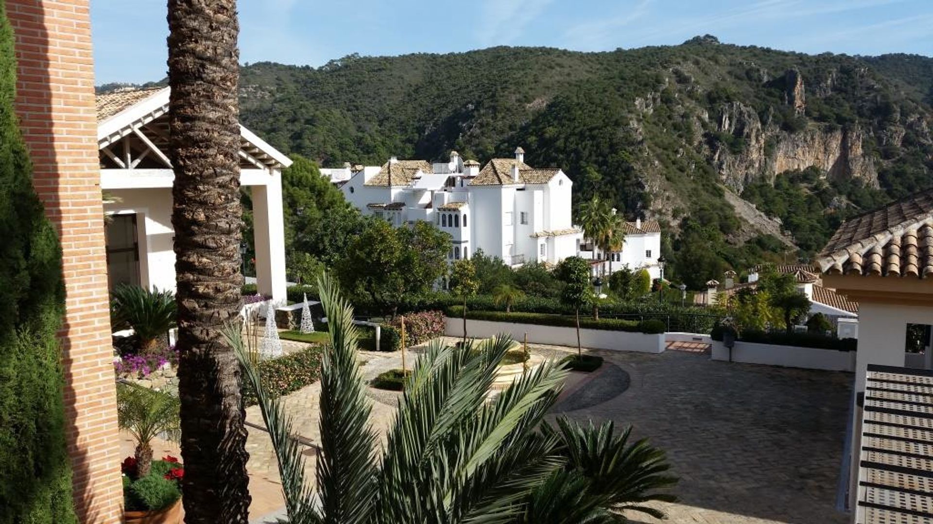 Condominium in Benahavis, Andalusië 10162973