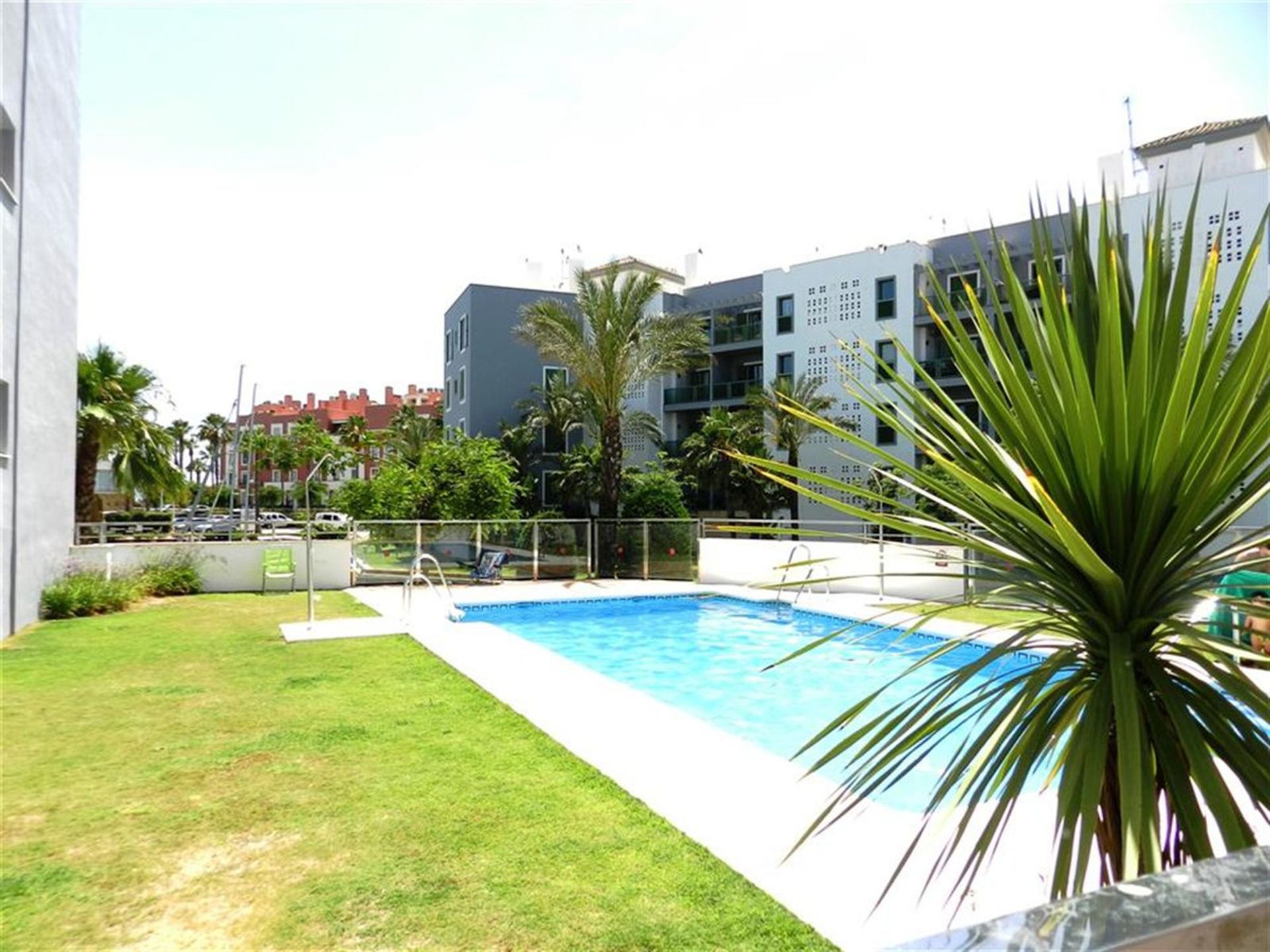 Condominio en Sotogrande, Andalusia 10163306