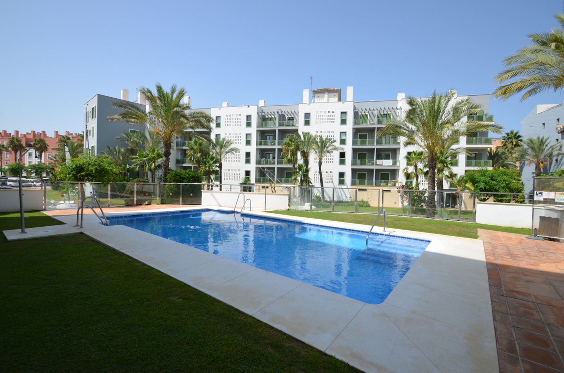 Condominio nel Guadiaro, Andalusia 10163659