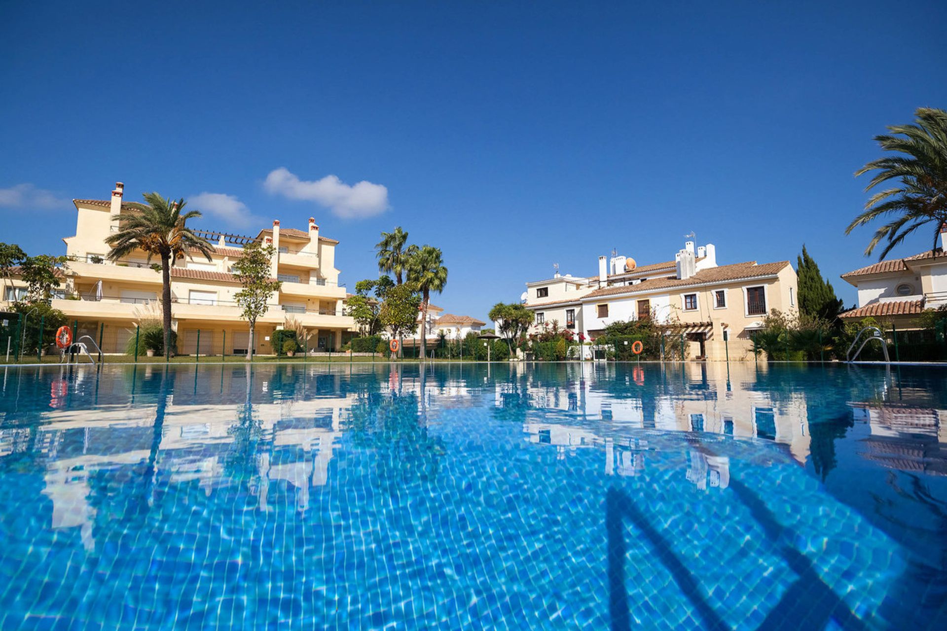 Condominium in Guadiaro, Andalusia 10163870