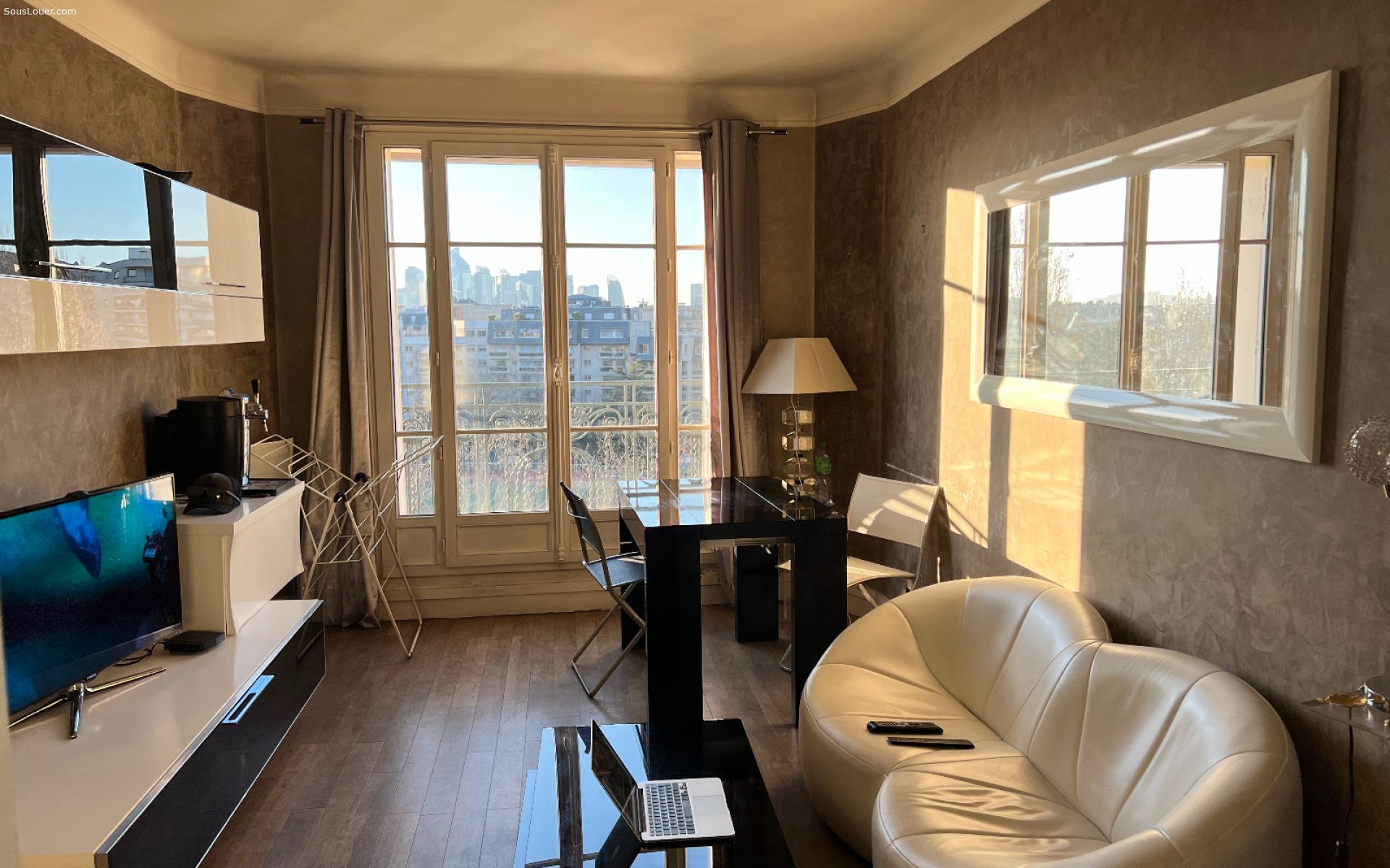 Condominium in Levallois-Perret, Ile-de-France 10165177