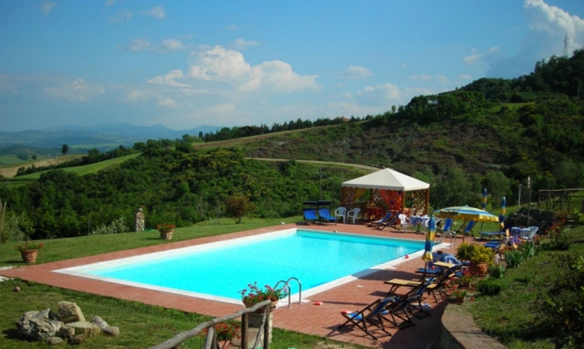 Condominium dans Volterra, Tuscany 10165619