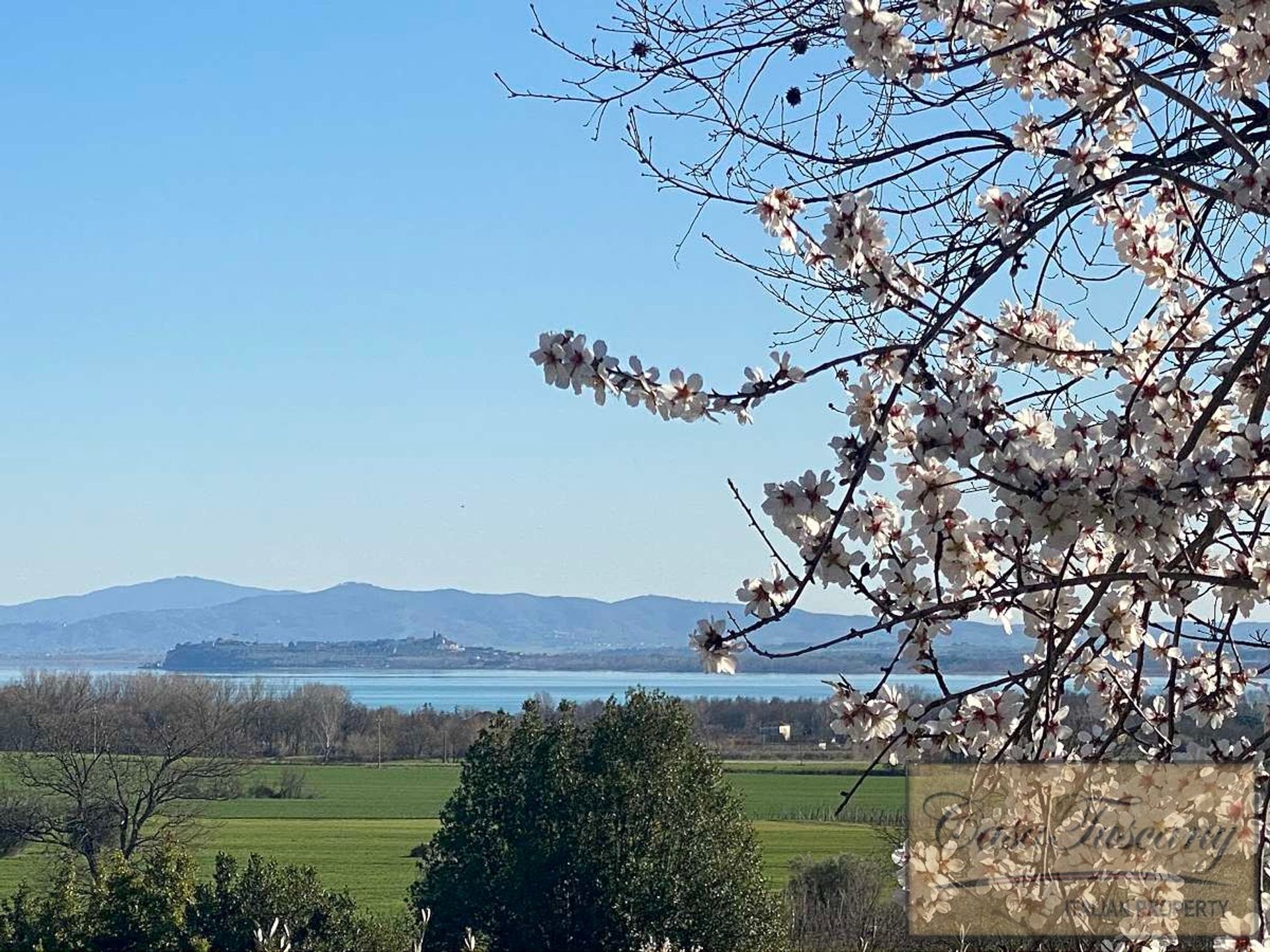 Rumah di Tuoro sul Trasimeno, Umbria 10165629