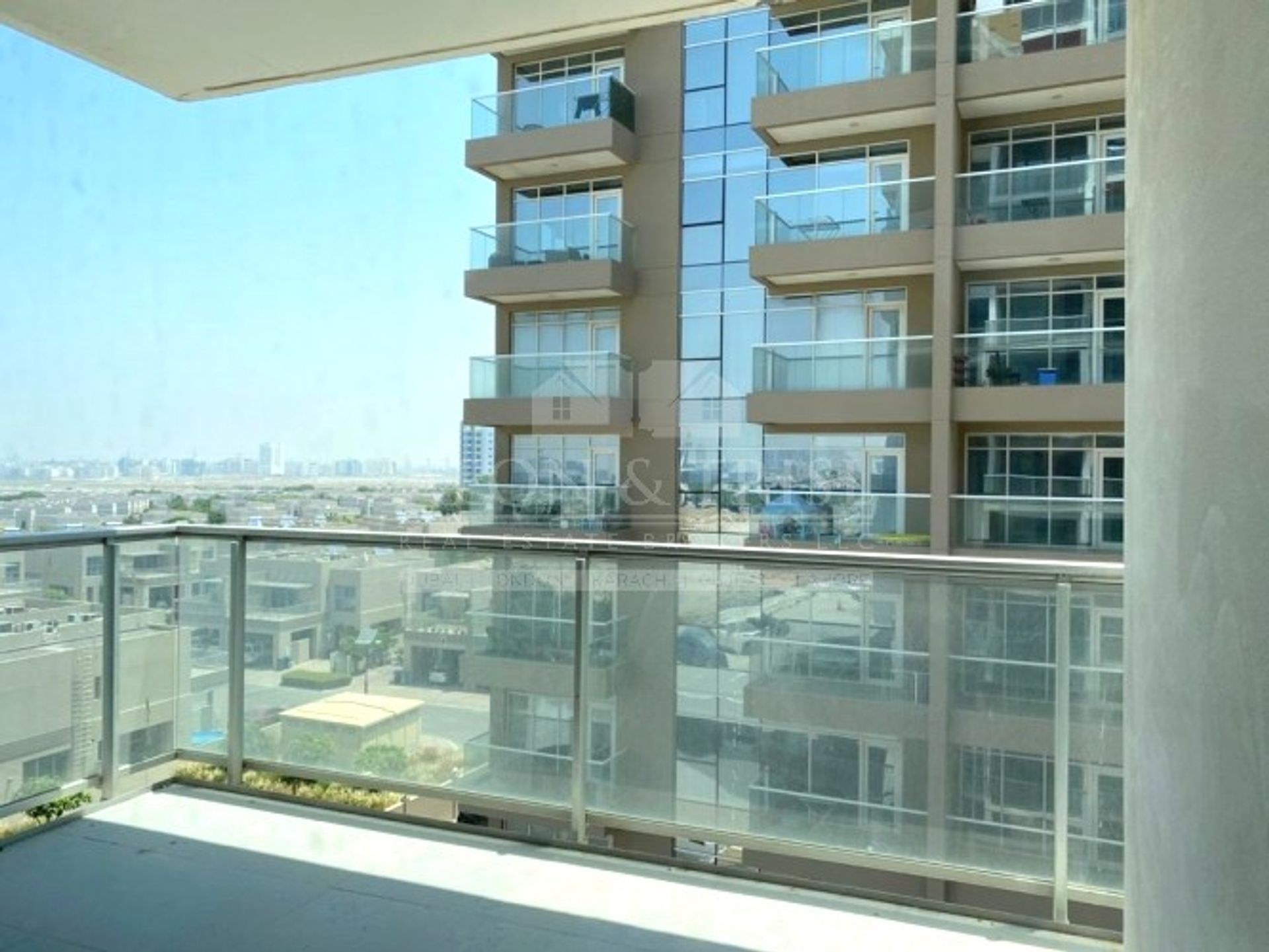 Condominium dans Warisan, Dubaï 10166758