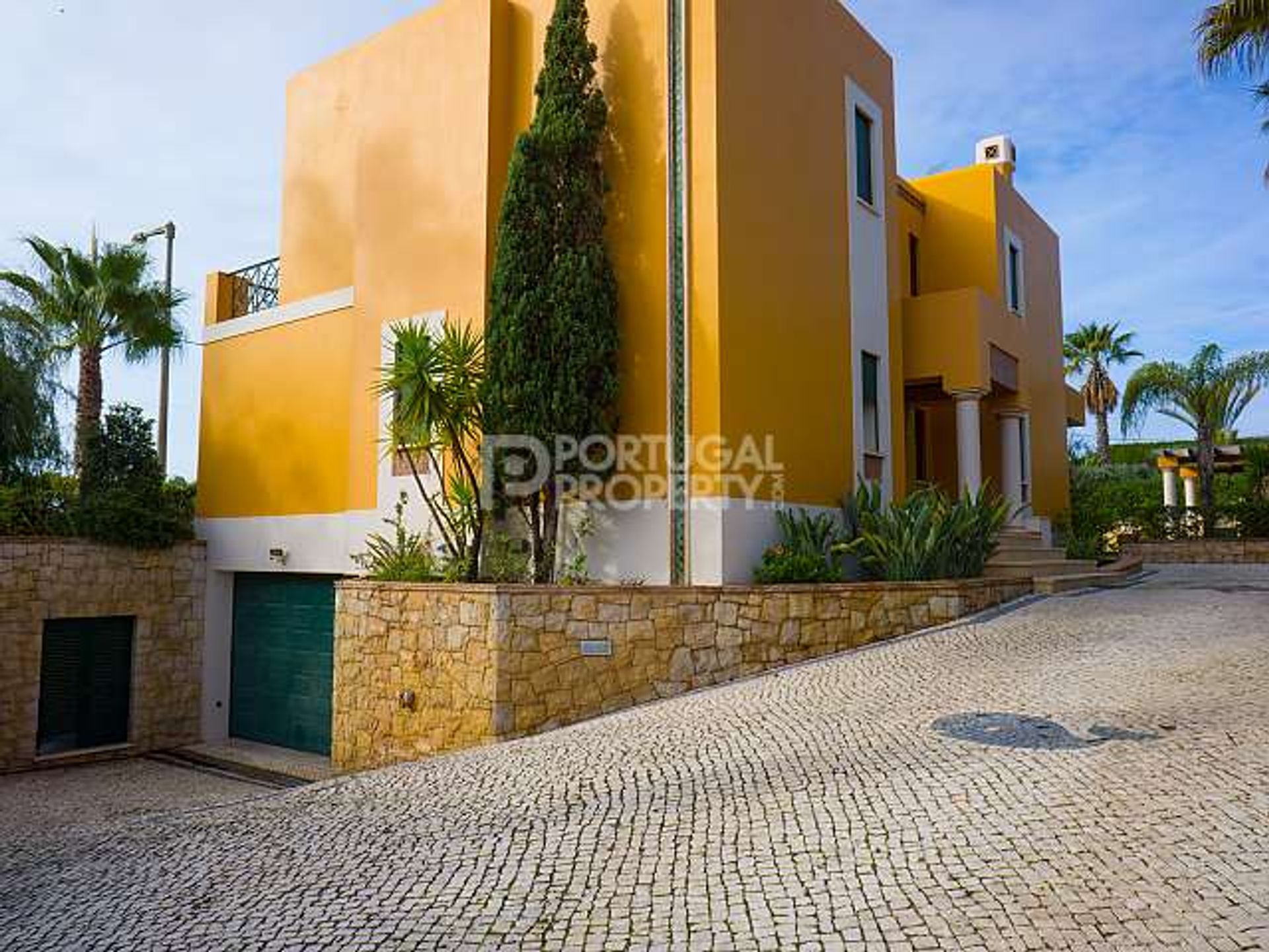 House in Albufeira, Faro District 10166990