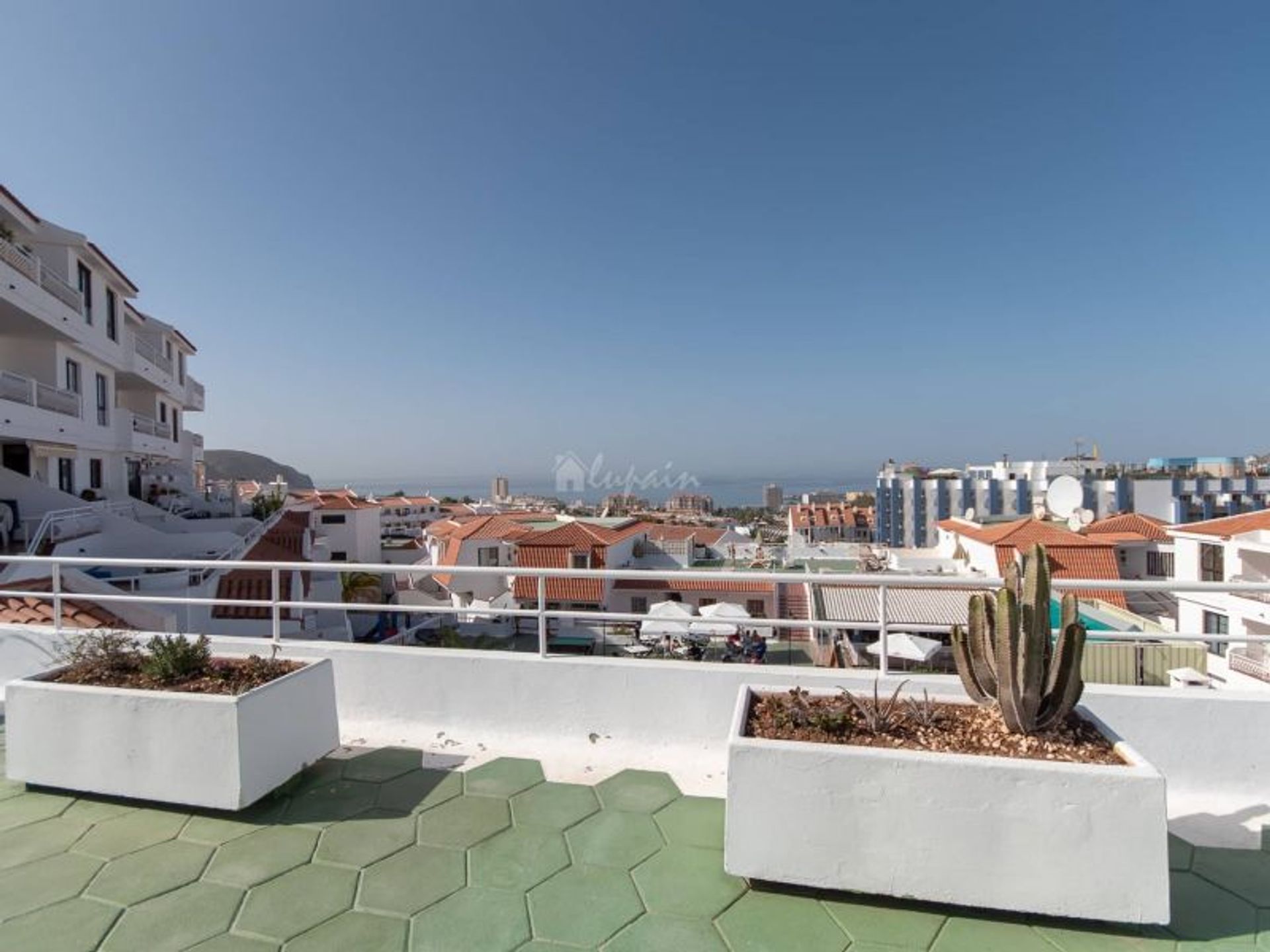 Condominium in Arona, Canarias 10167419