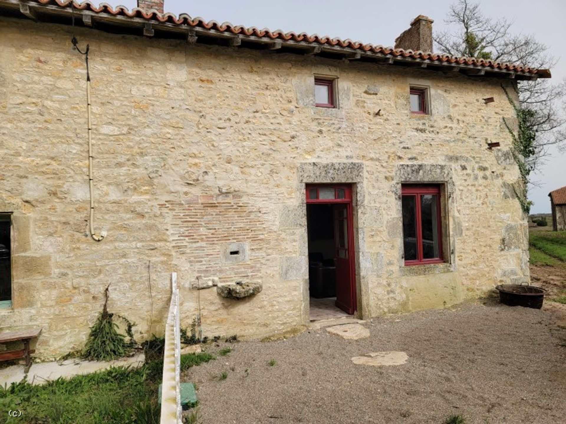 Hus i Champagne-Mouton, Nouvelle-Aquitaine 10167644