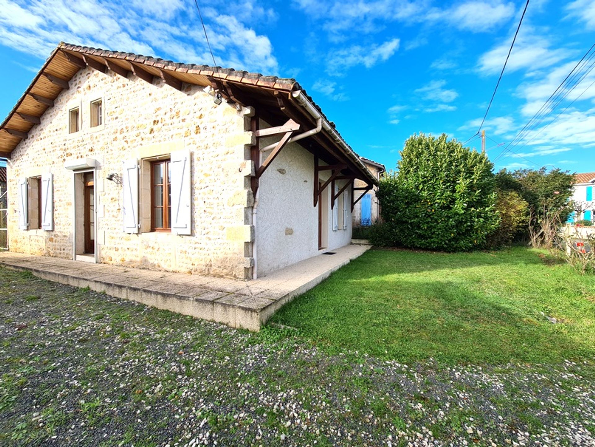 Casa nel Beaulieu-sur-Sonnette, Nouvelle-Aquitaine 10167748