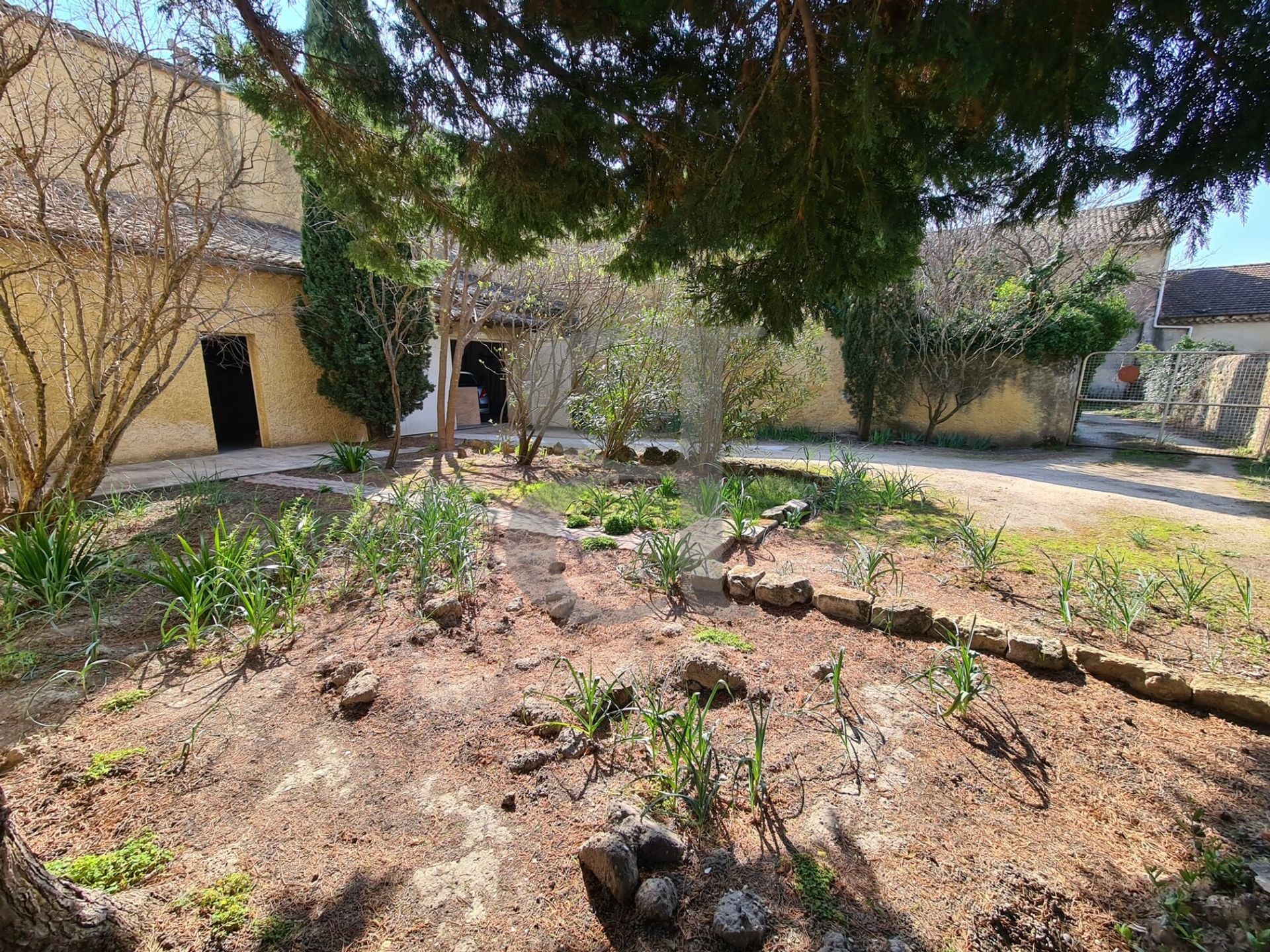 casa no Sainte-Cécile-les-Vignes, Provence-Alpes-Côte d'Azur 10168376