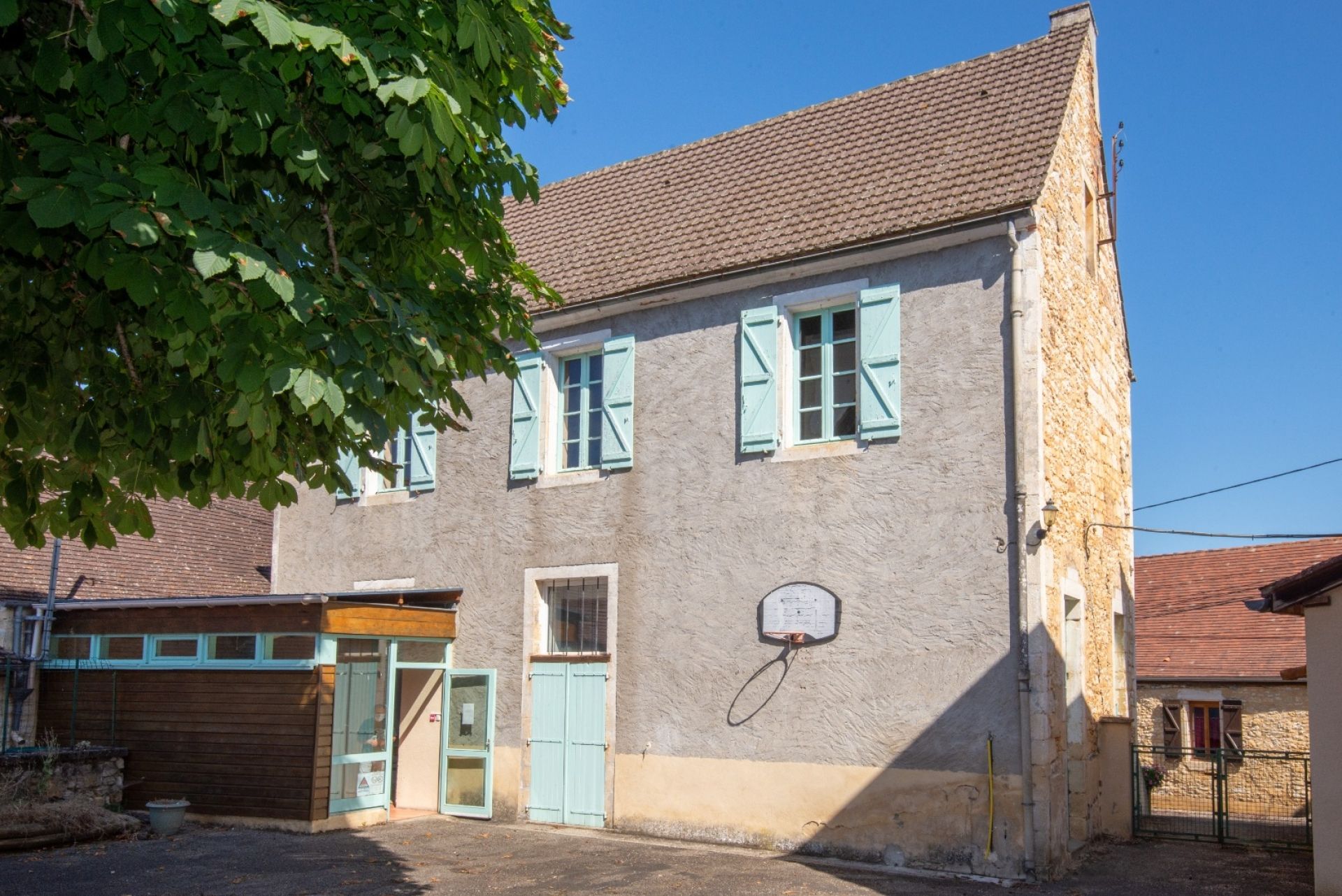 House in Saint-Cyprien, Nouvelle-Aquitaine 10168392