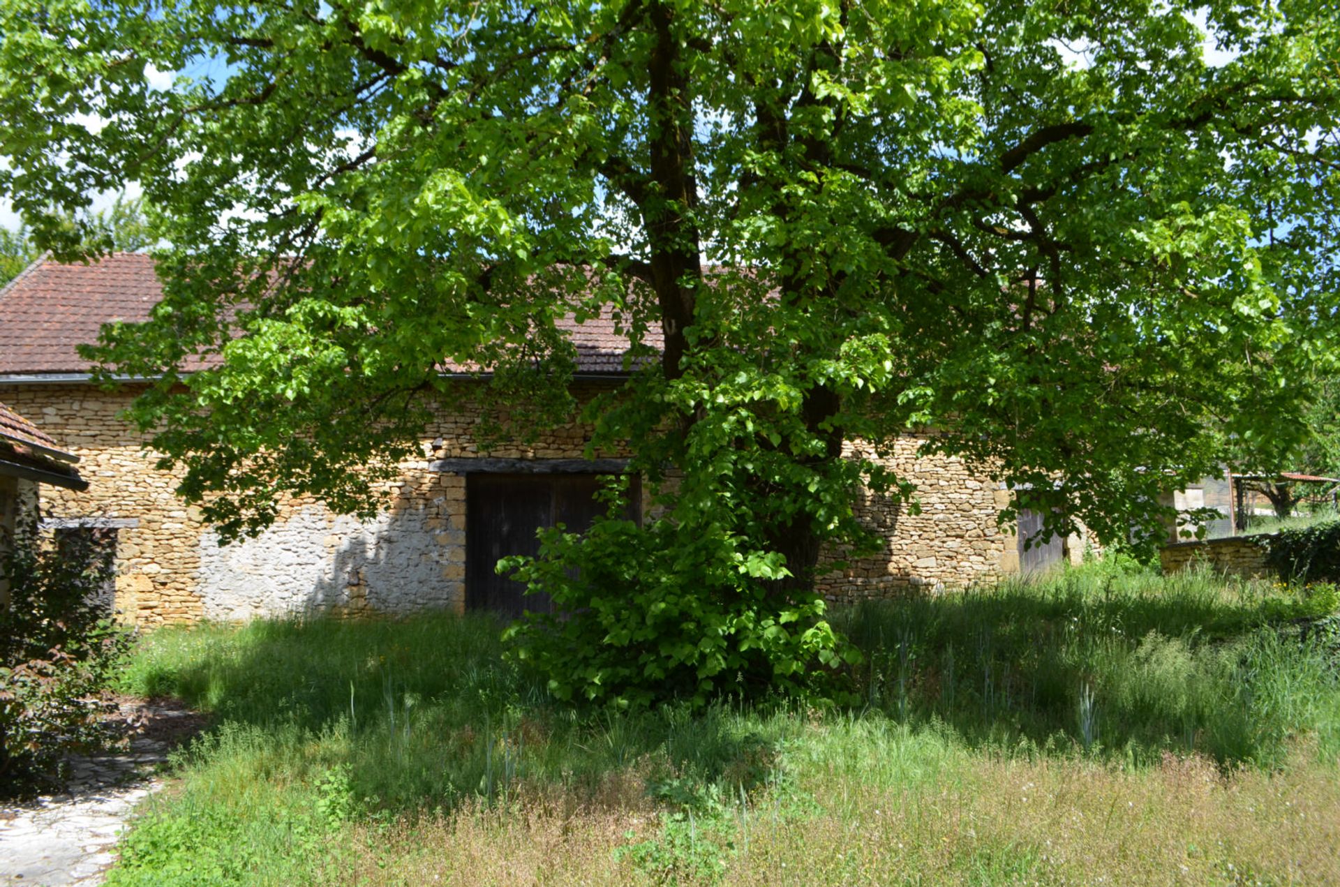 بيت في Saint-Cyprien, Nouvelle-Aquitaine 10168413