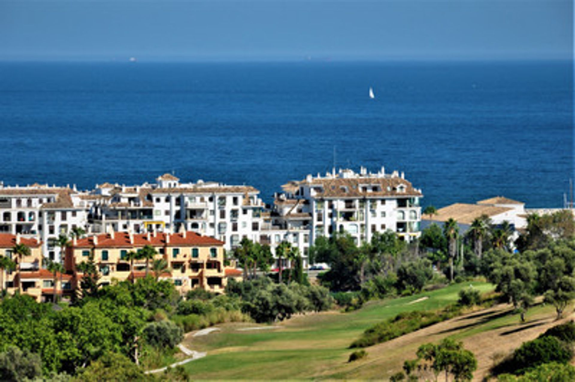 Ejerlejlighed i Puerto de la Duquesa, Andalusia 10168546