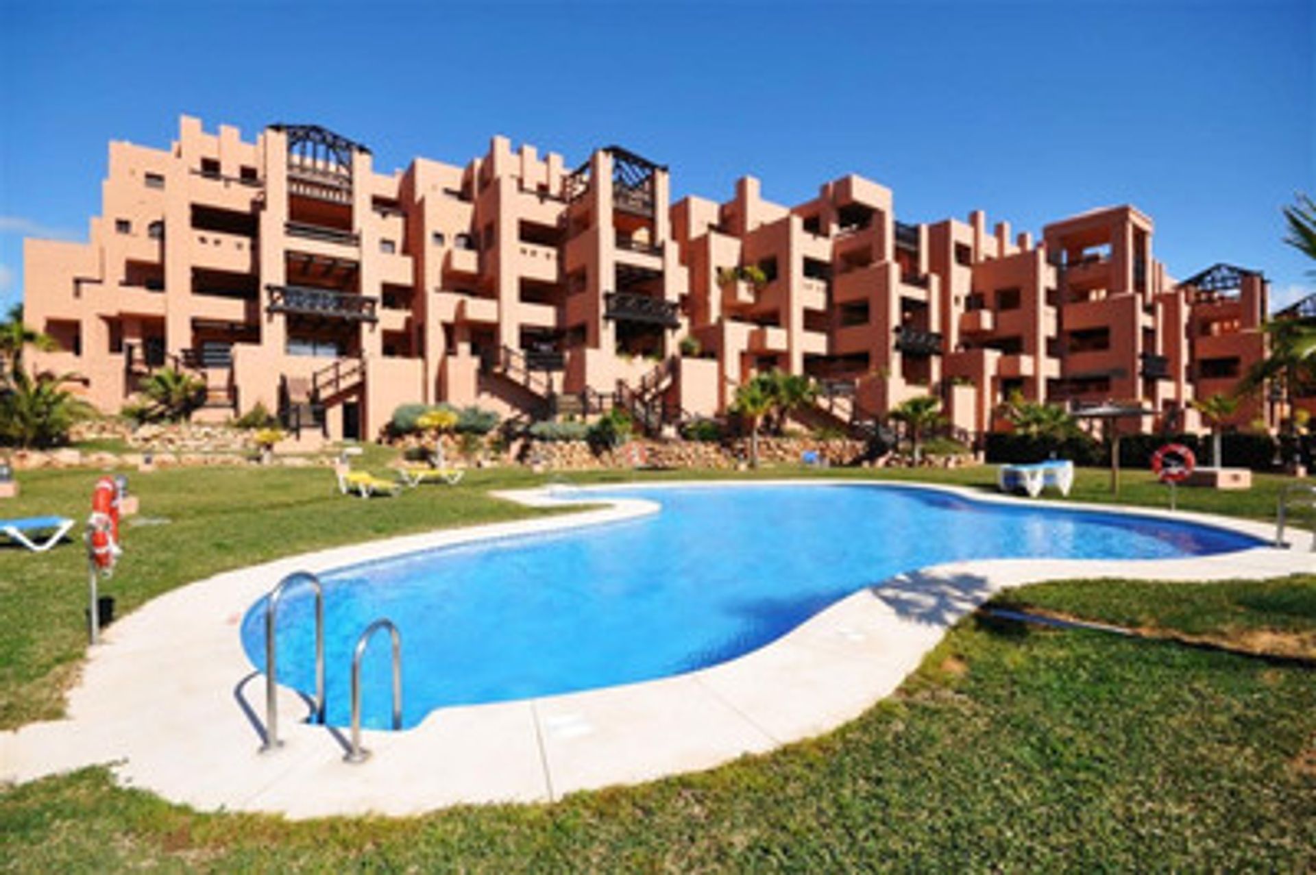 Condominio nel Puerto de la Duquesa, Andalusia 10168546