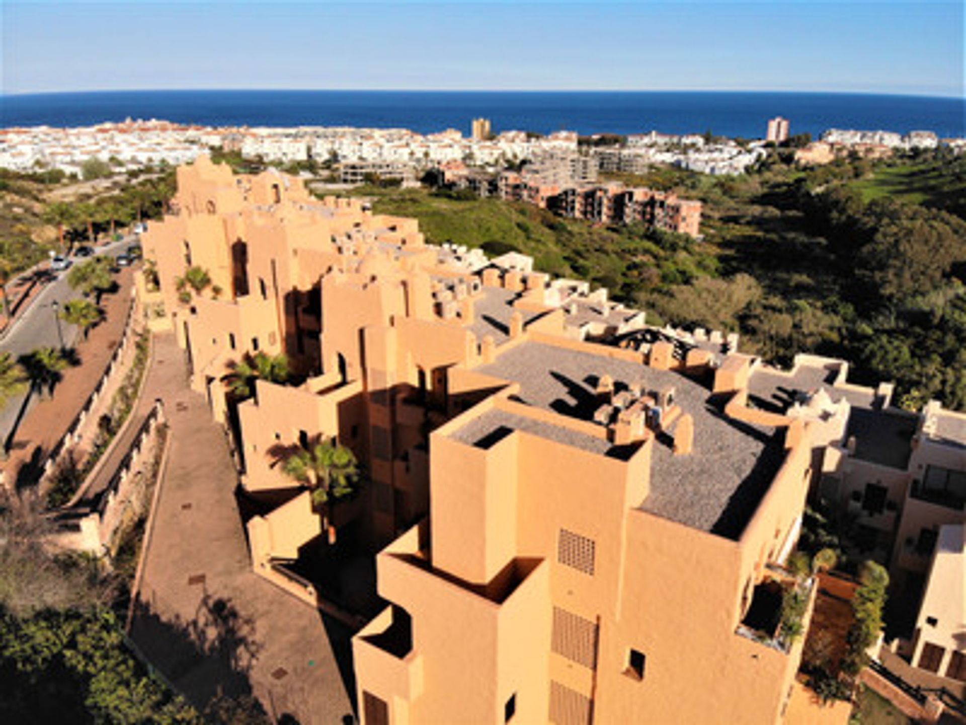 عمارات في Puerto de la Duquesa, Andalusia 10168546