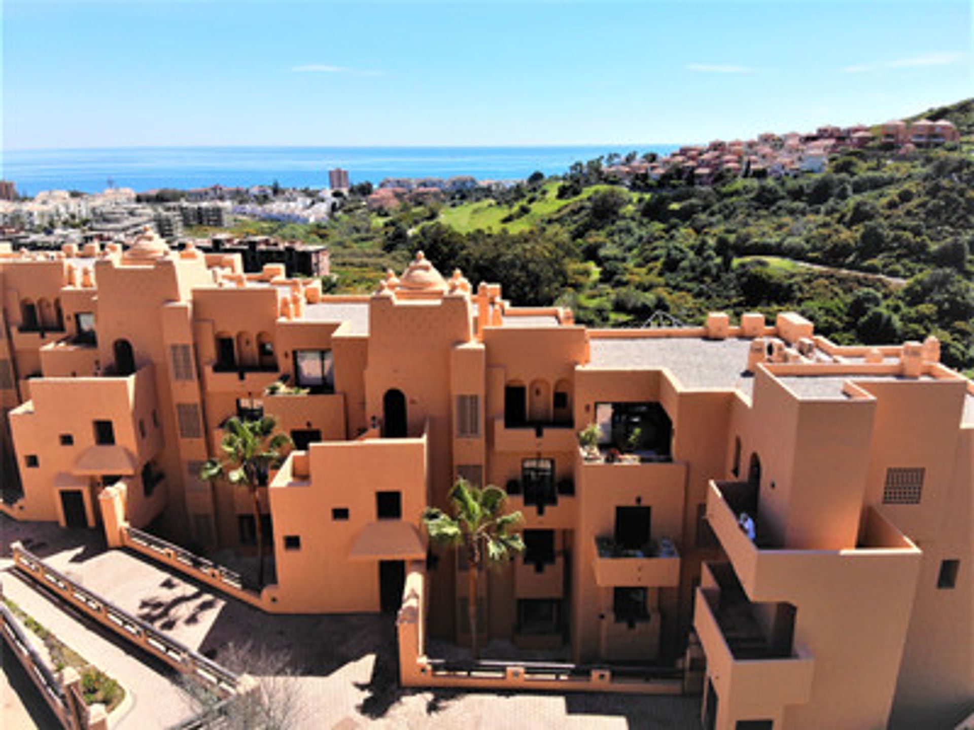 عمارات في Puerto de la Duquesa, Andalusia 10168546