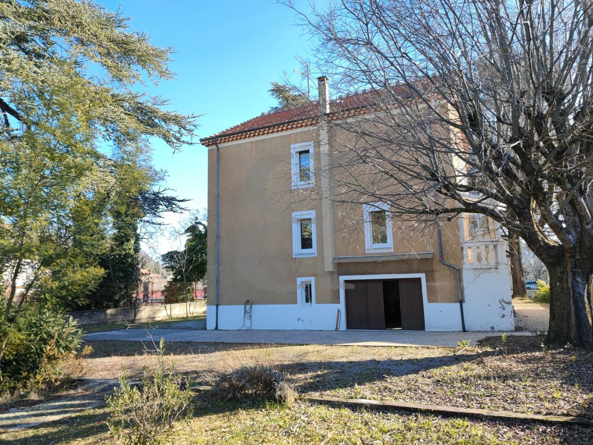 房子 在 La Bégude-de-Mazenc, Auvergne-Rhône-Alpes 10168591