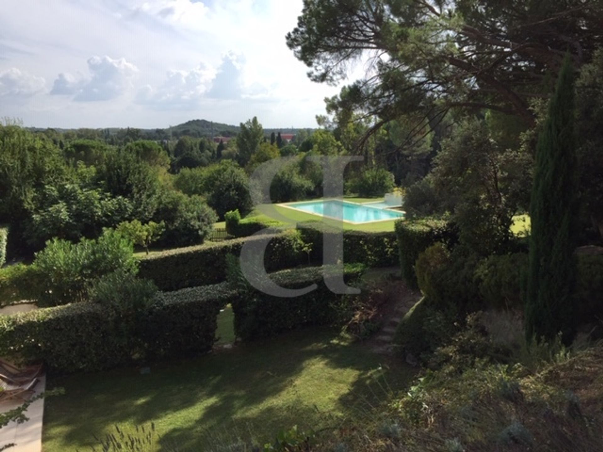 House in Loriol-du-Comtat, Provence-Alpes-Côte d'Azur 10168593