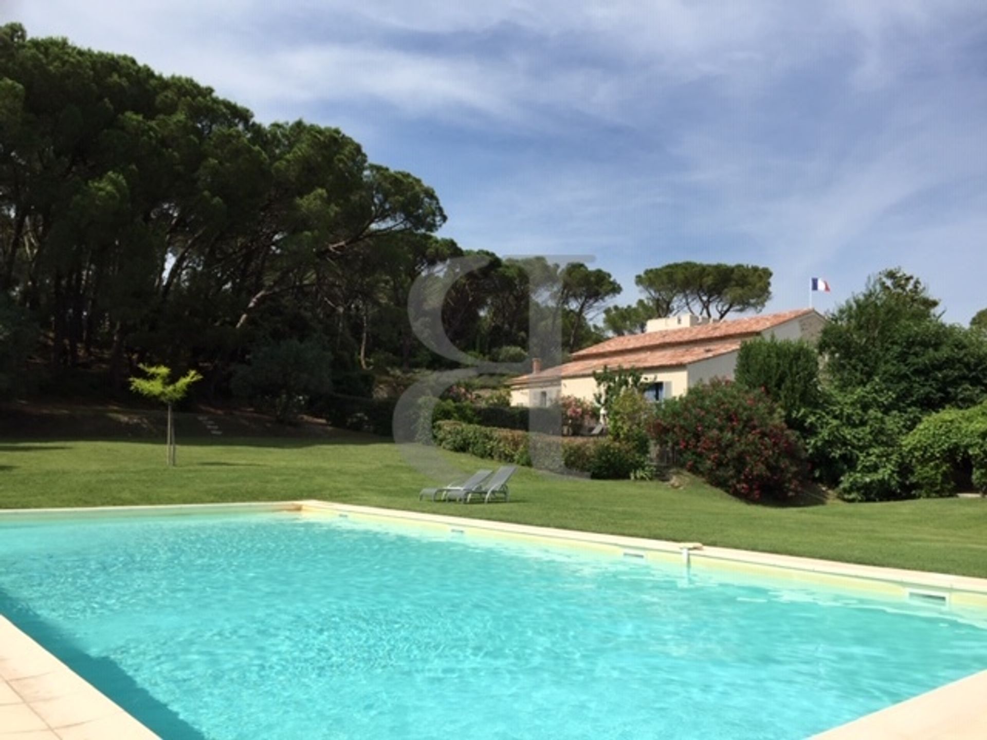 Huis in Loriol-du-Comtat, Provence-Alpes-Cote d'Azur 10168593