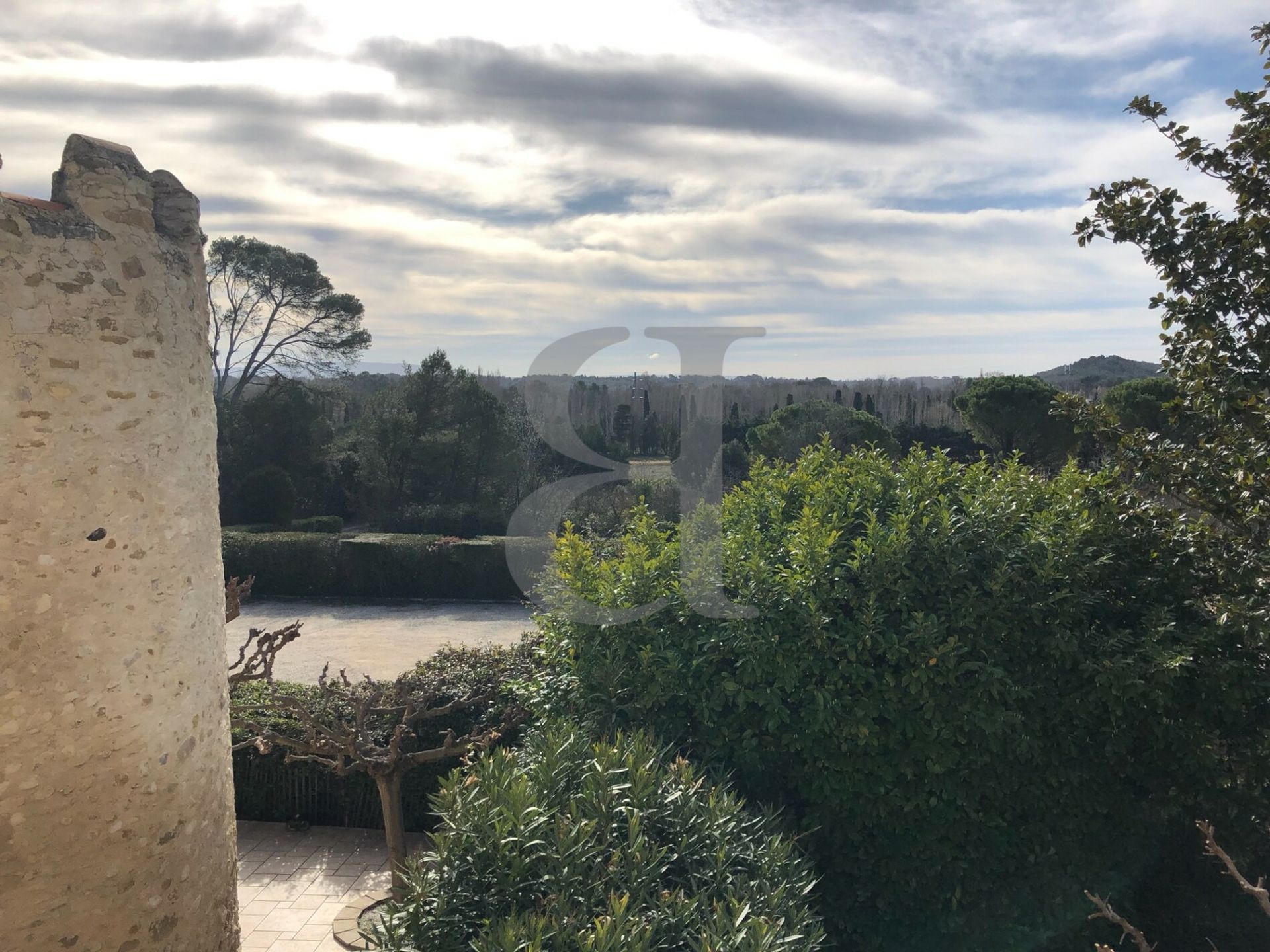 House in Loriol-du-Comtat, Provence-Alpes-Côte d'Azur 10168593