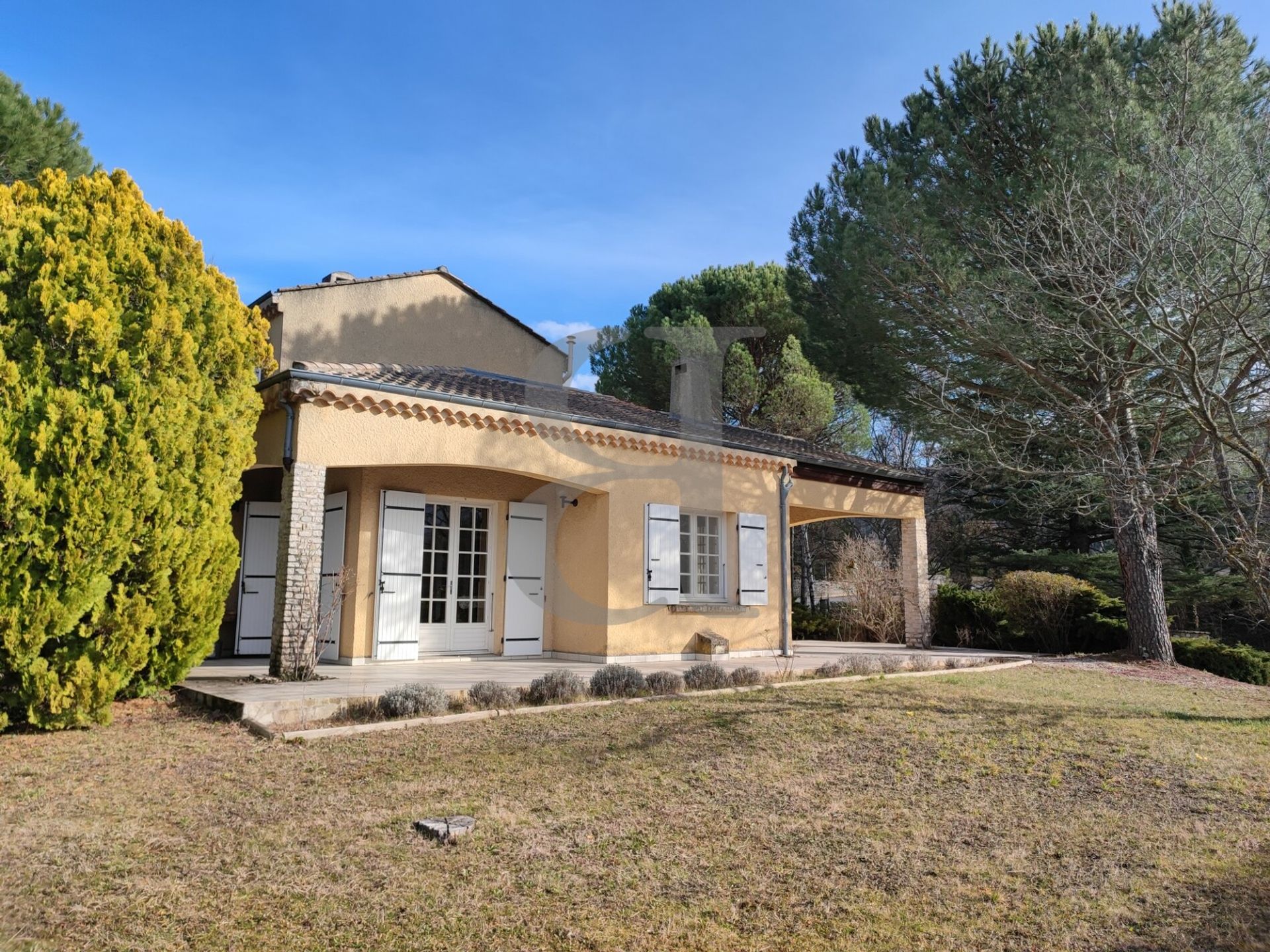 House in , Provence-Alpes-Côte d'Azur 10168594