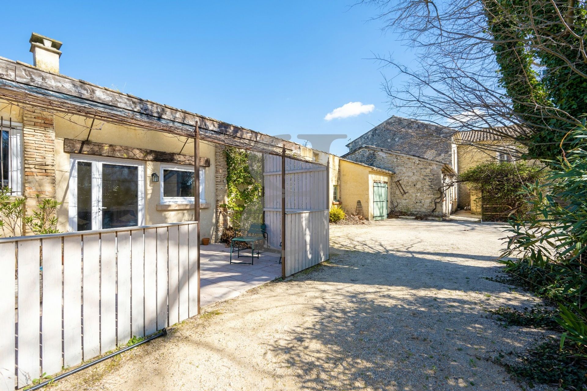 жилой дом в Chateauneuf-de-Gadagne, Provence-Alpes-Cote d'Azur 10168598