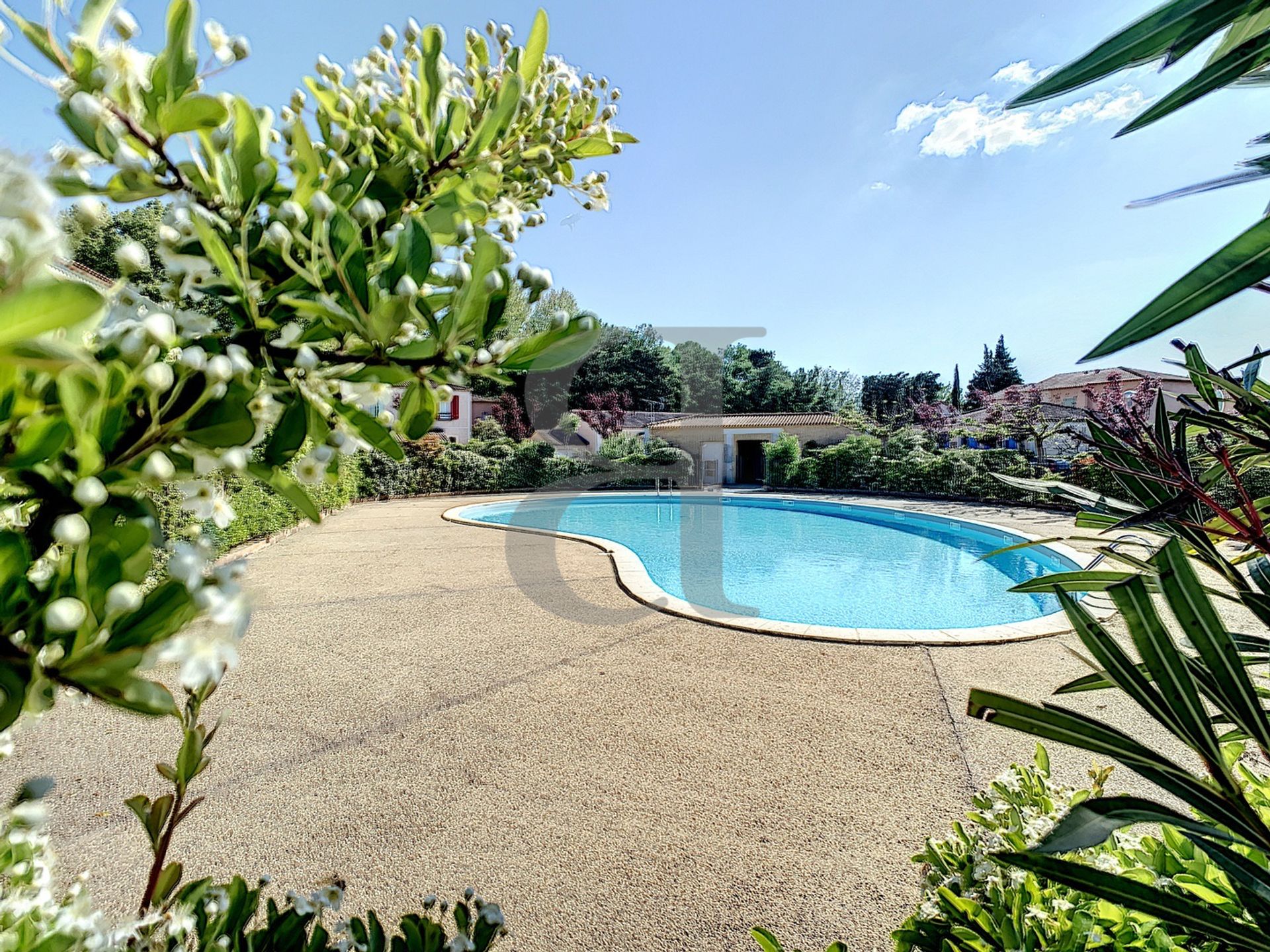 rumah dalam Loriol-du-Comtat, Provence-Alpes-Côte d'Azur 10168609