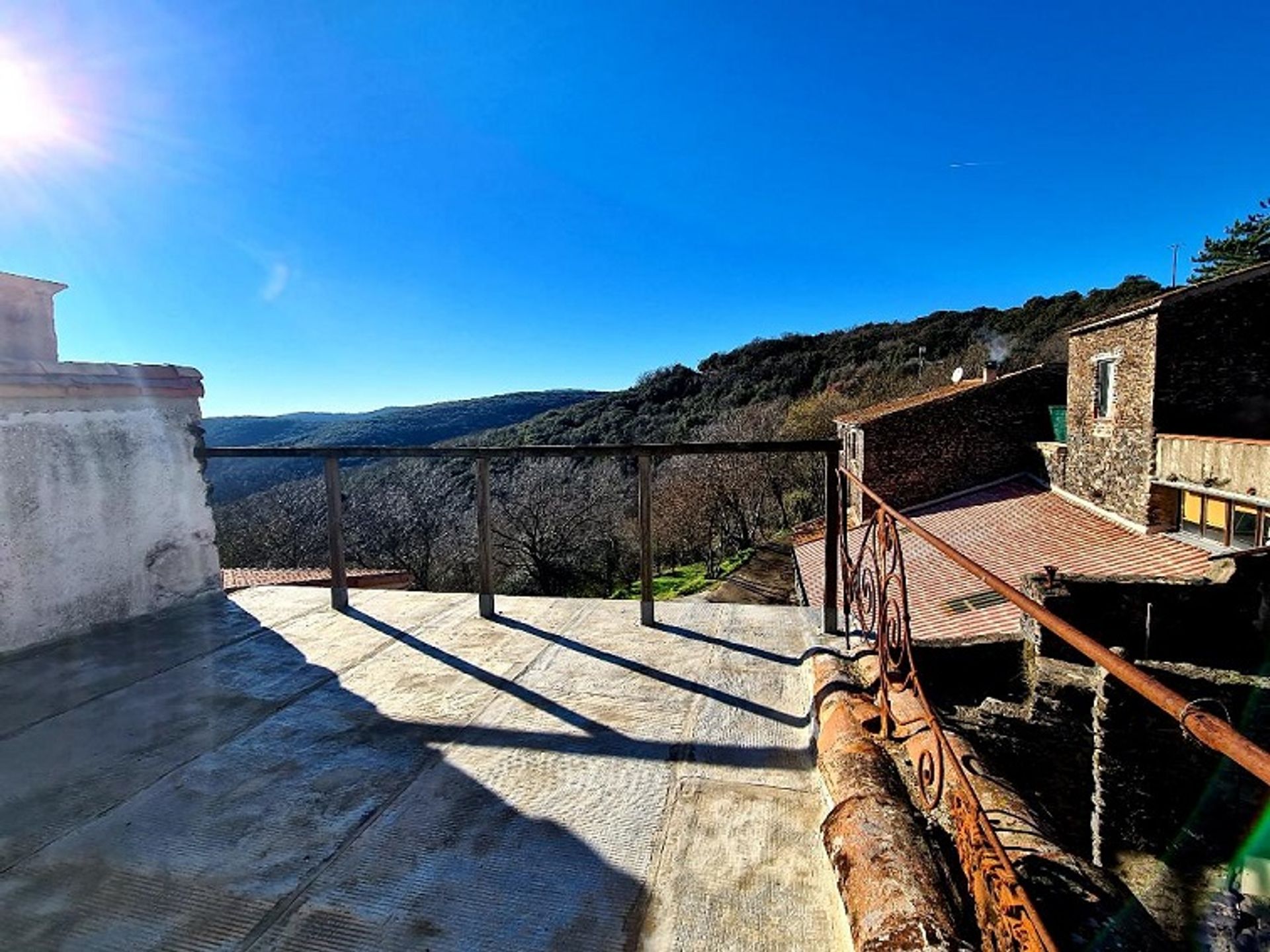 Hus i Bedarieux, Occitanie 10168633