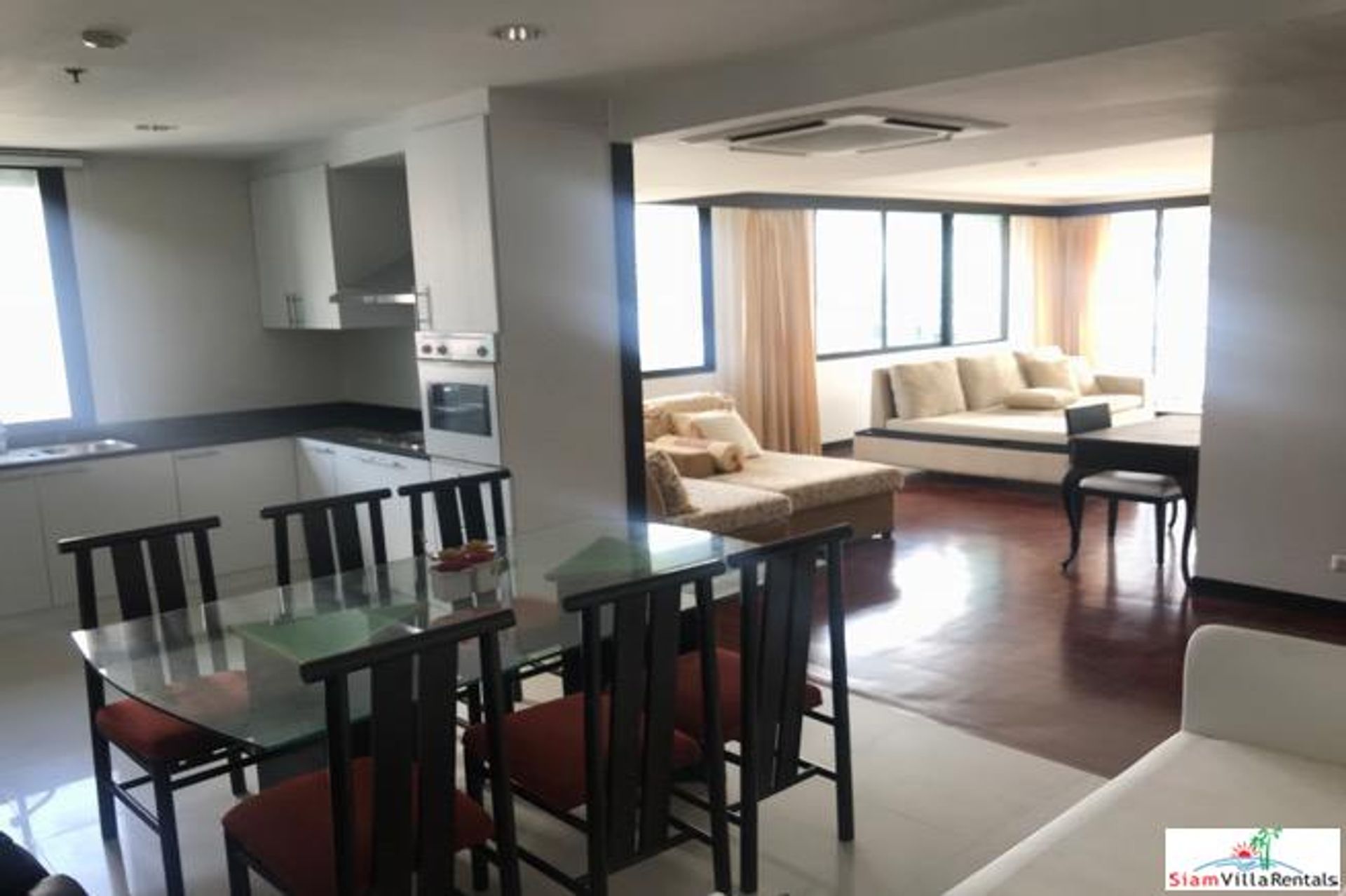 Condominium in Khlong Toei, Krung Thep Maha Nakhon 10168877