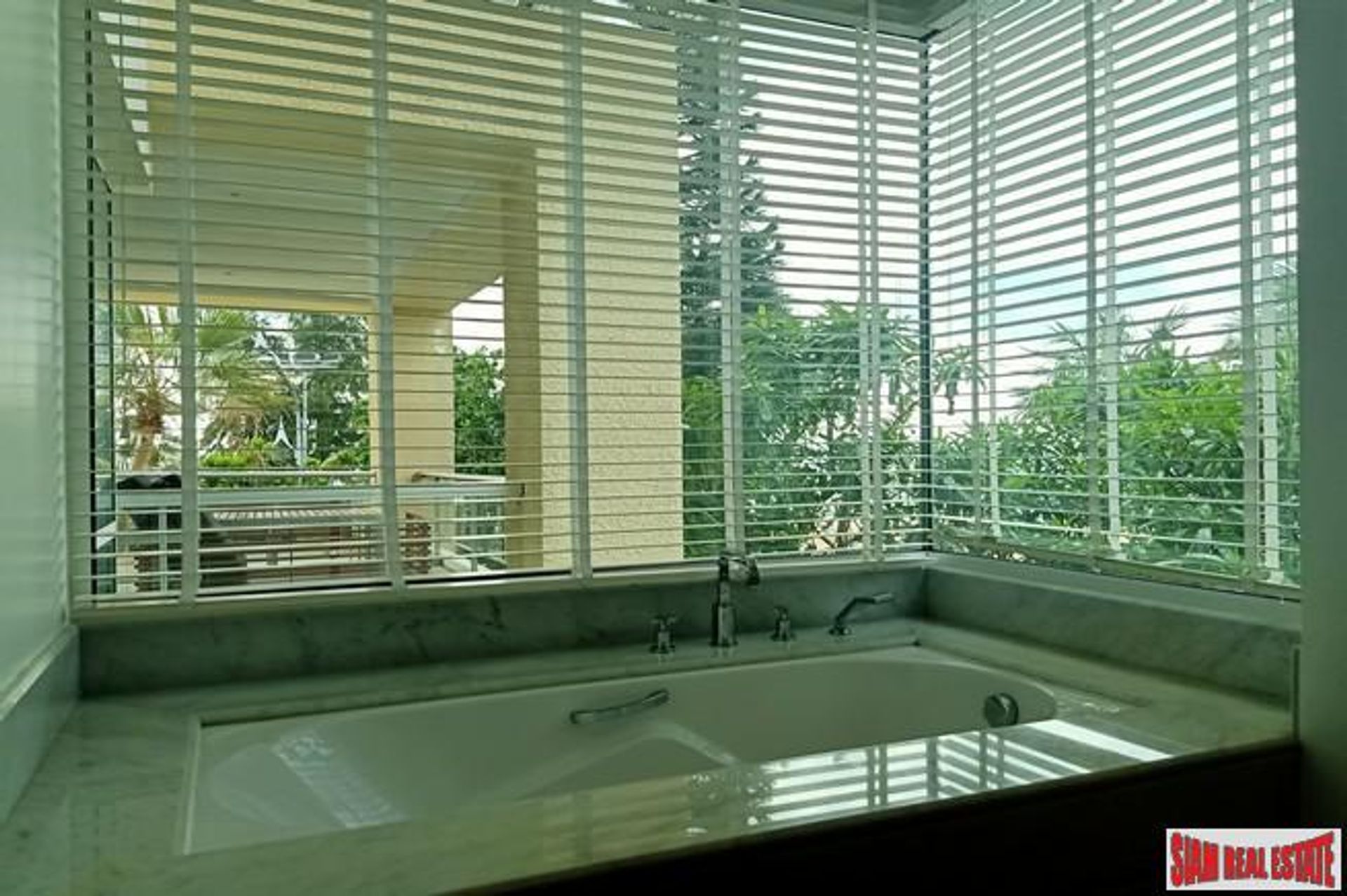 Condominium in Tambon Karon, Chang Wat Phuket 10169210