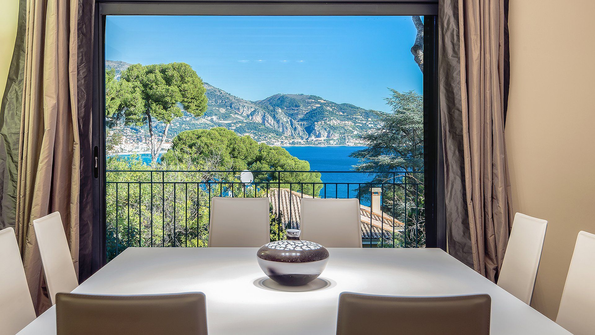 Talo sisään Cap Martin, Provence-Alpes-Cote d'Azur 10169863