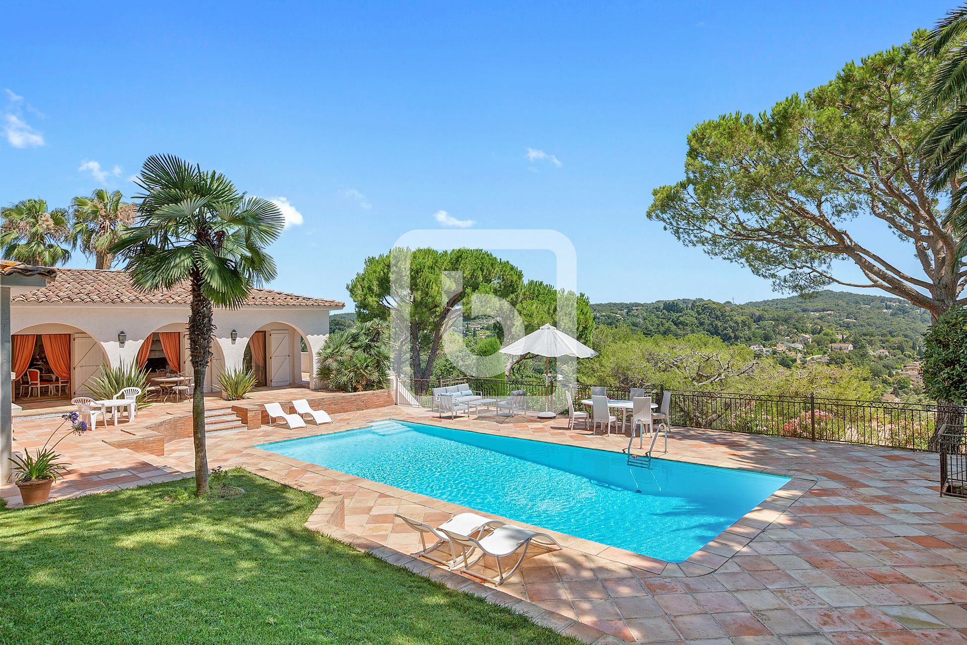 Huis in Mougins, Provence-Alpes-Côte d'Azur 10170075