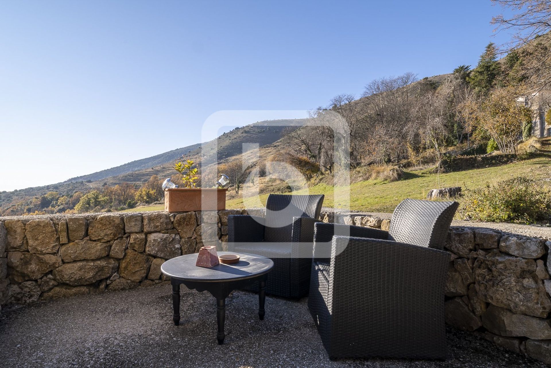 Casa nel Tourrettes-sur-Loup, Provence-Alpes-Côte d'Azur 10170088