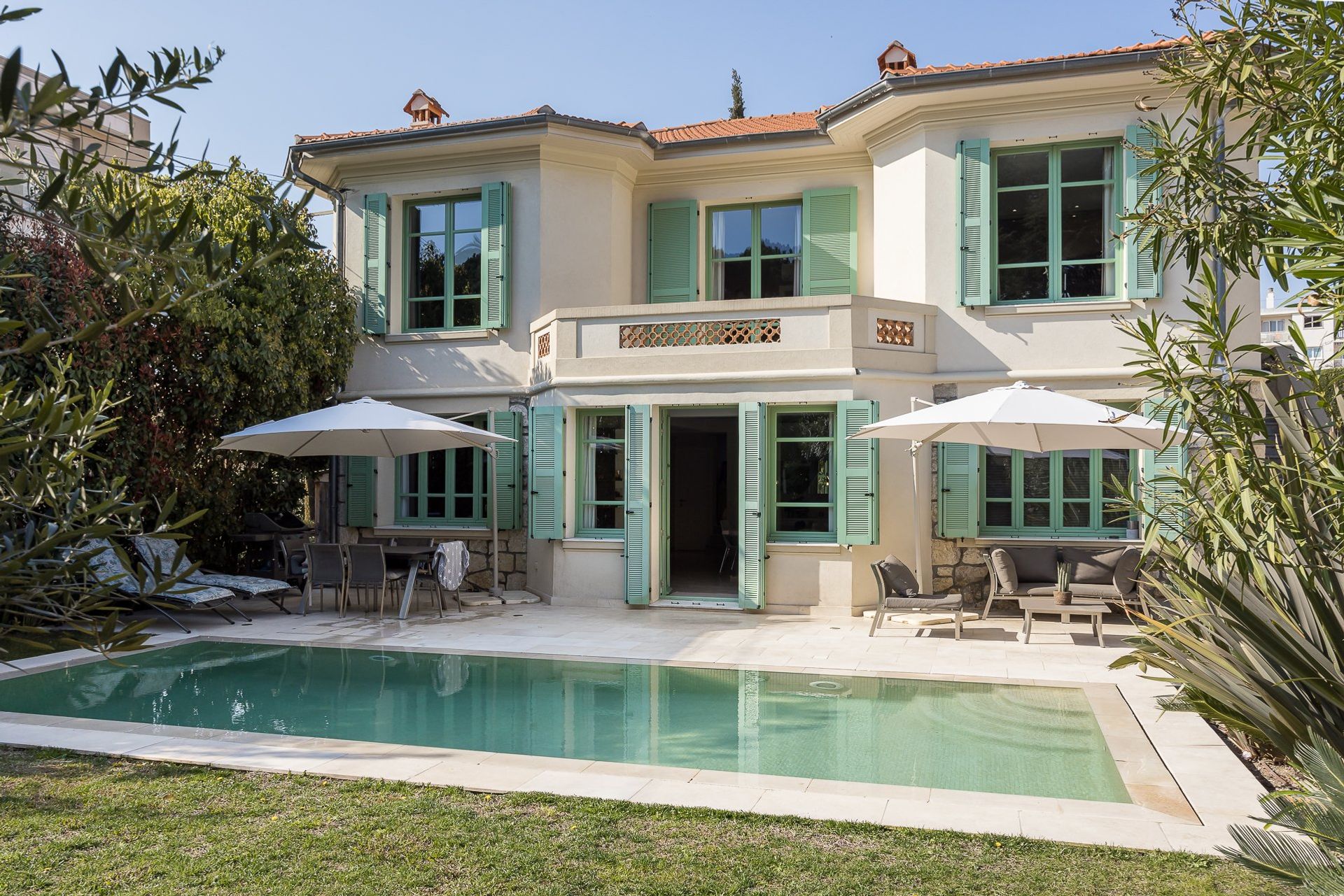 Rumah di Juan-les-Pins, Provence-Alpes-Cote d'Azur 10170159