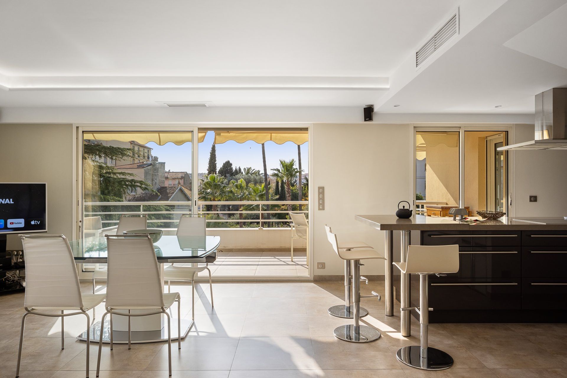 Condominium in Cannes, Provence-Alpes-Côte d'Azur 10170211