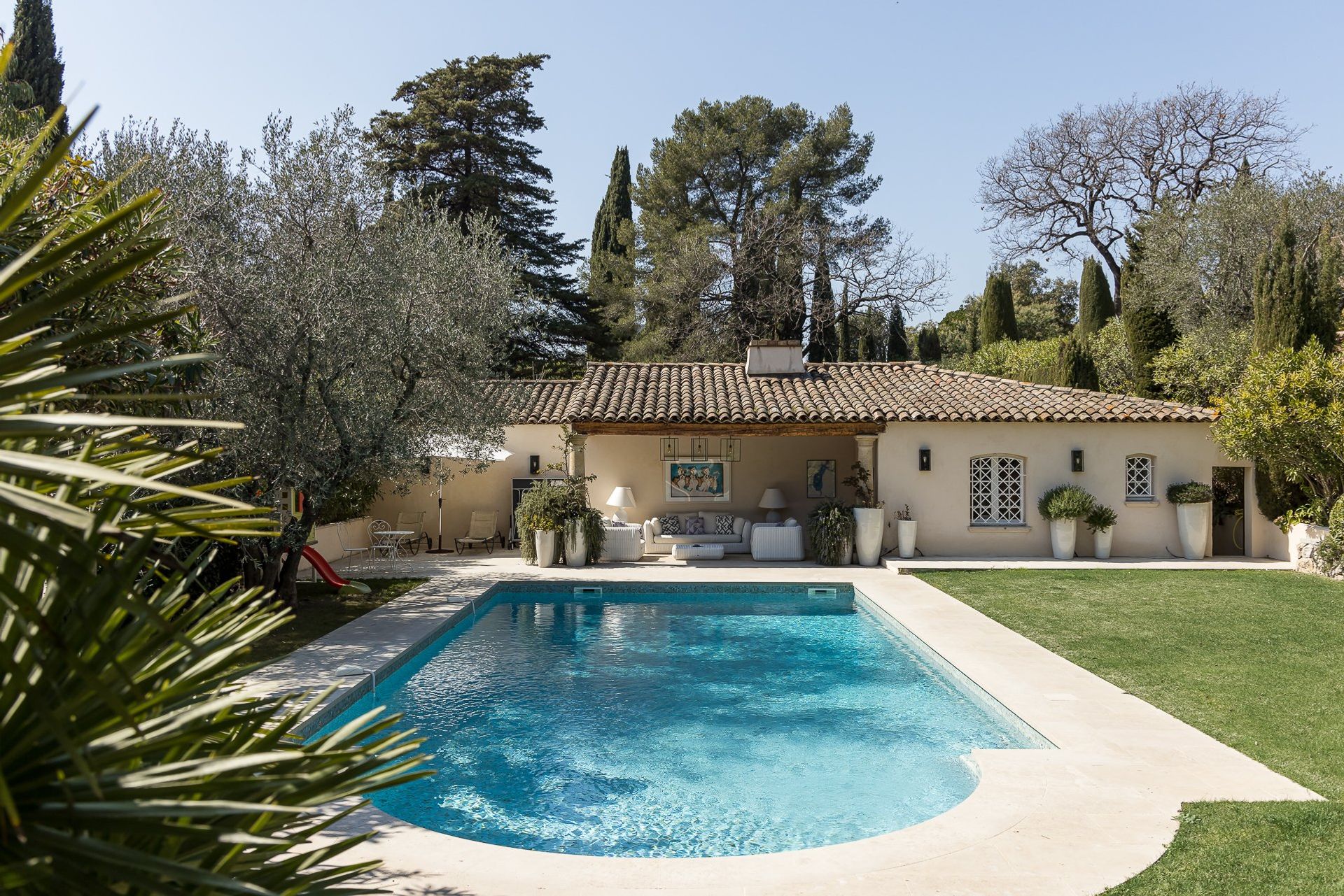 casa en La Roquette-sur-Siagne, Provence-Alpes-Cote d'Azur 10170332