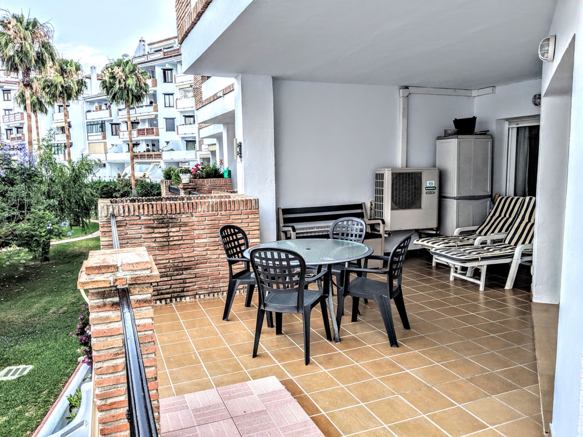 Condominium in Fuengirola, Andalusia 10171370