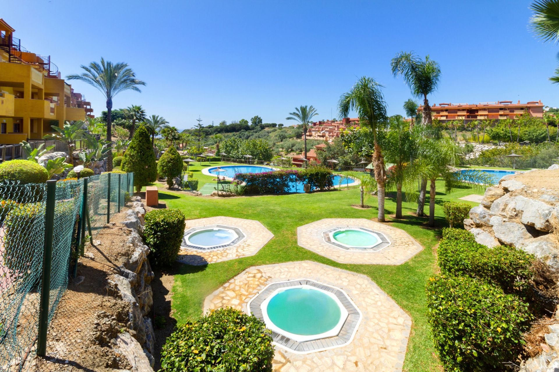 Condominium in Marbella, Andalucía 10171416