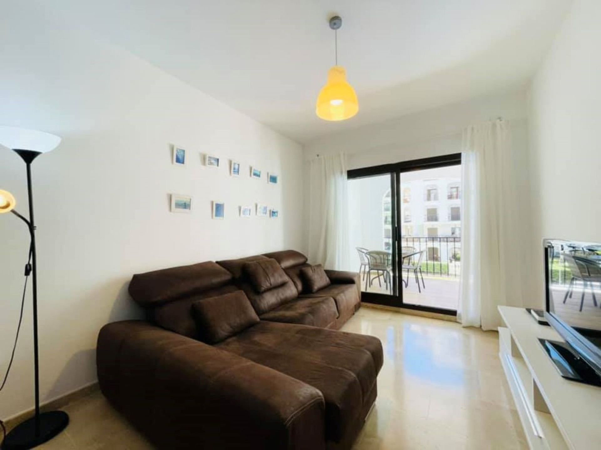 Condominium in Puerto de la Duquesa, Andalusia 10171560