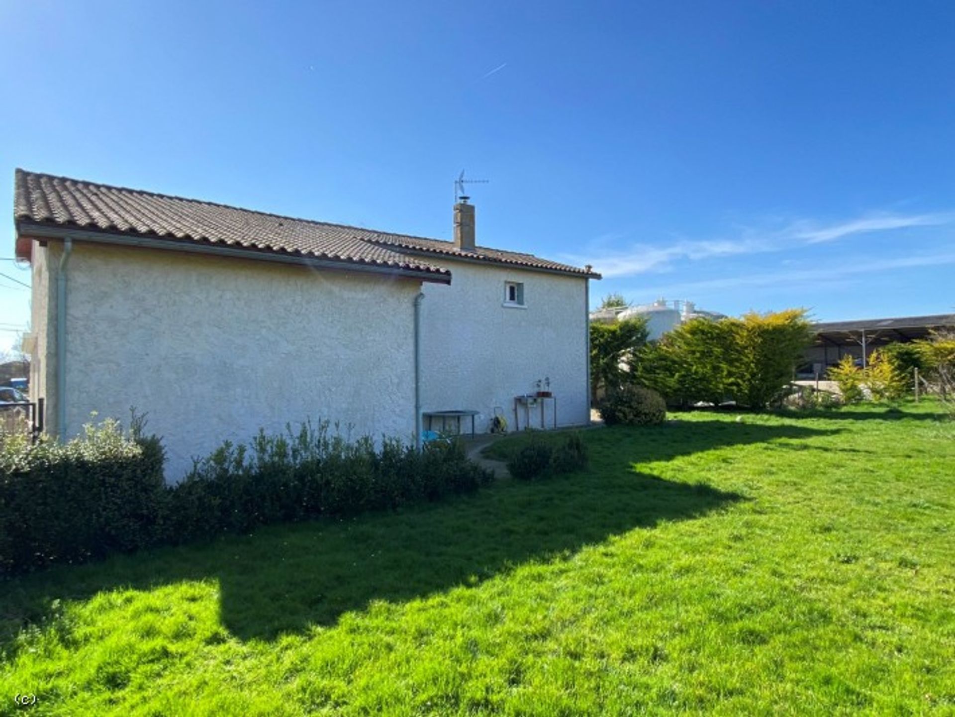 House in Ruffec, Nouvelle-Aquitaine 10171683