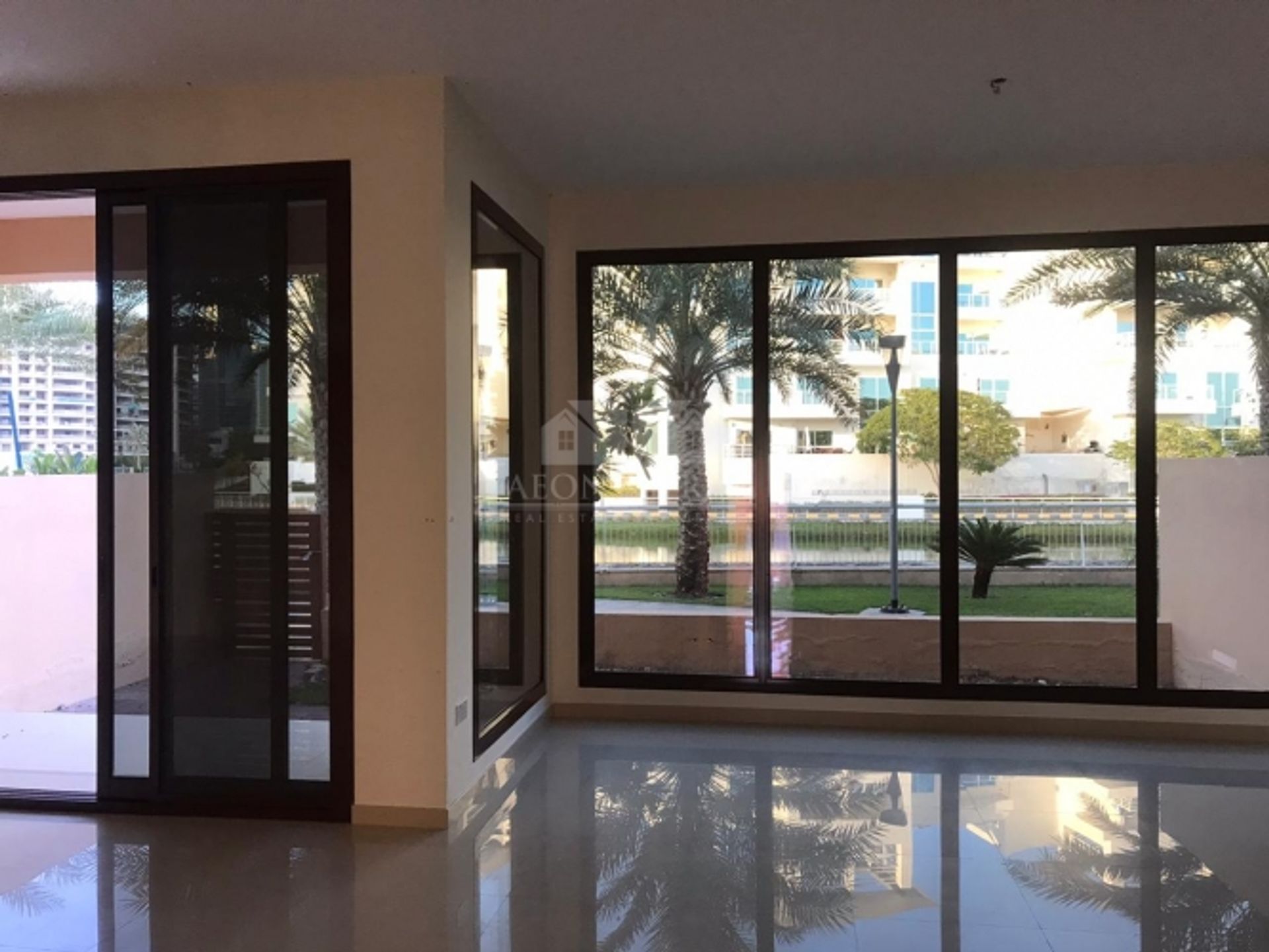 Condominium in Dubai, Dubai 10172024