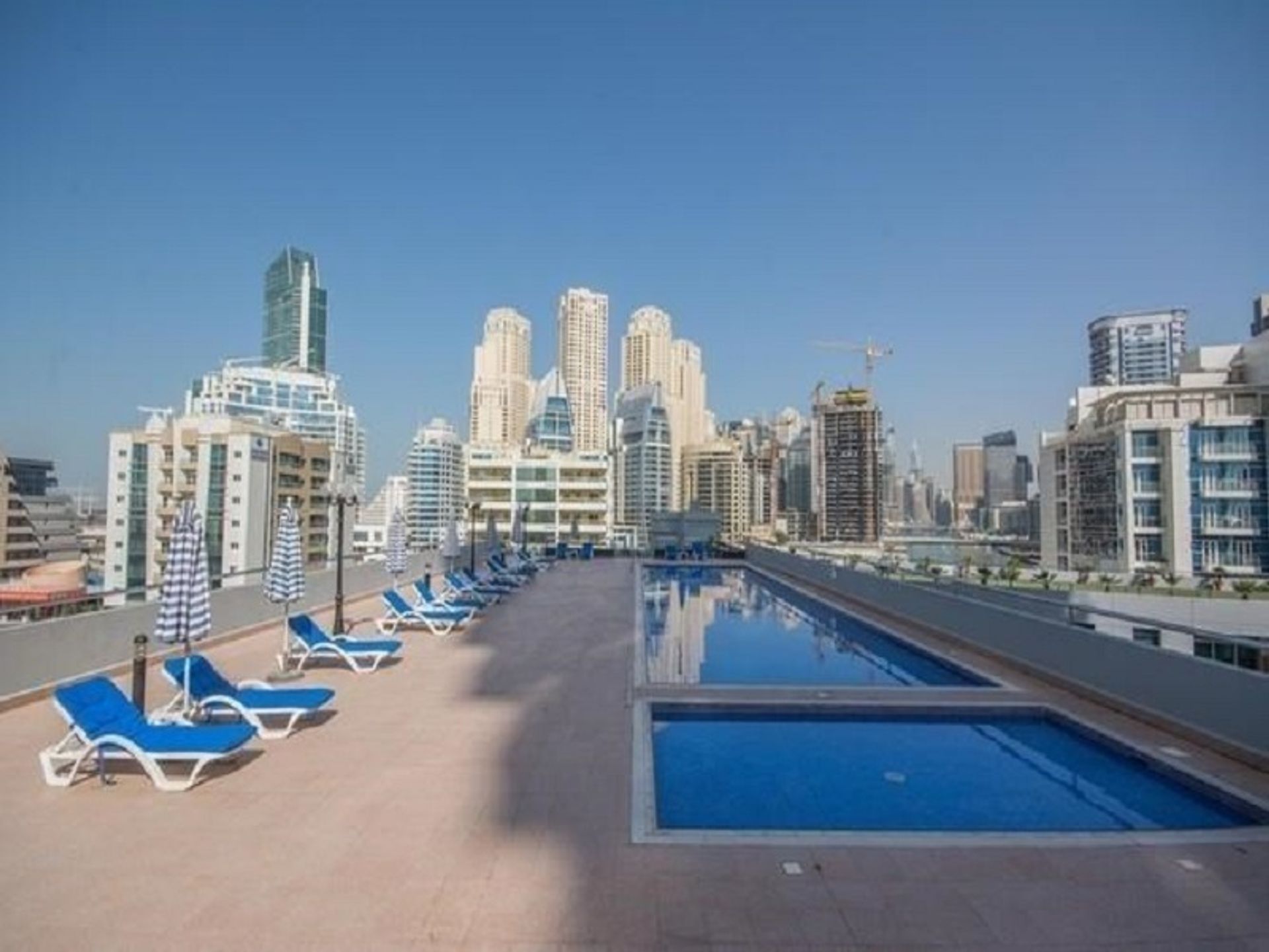 Condominium in Dubai, Dubai 10172192