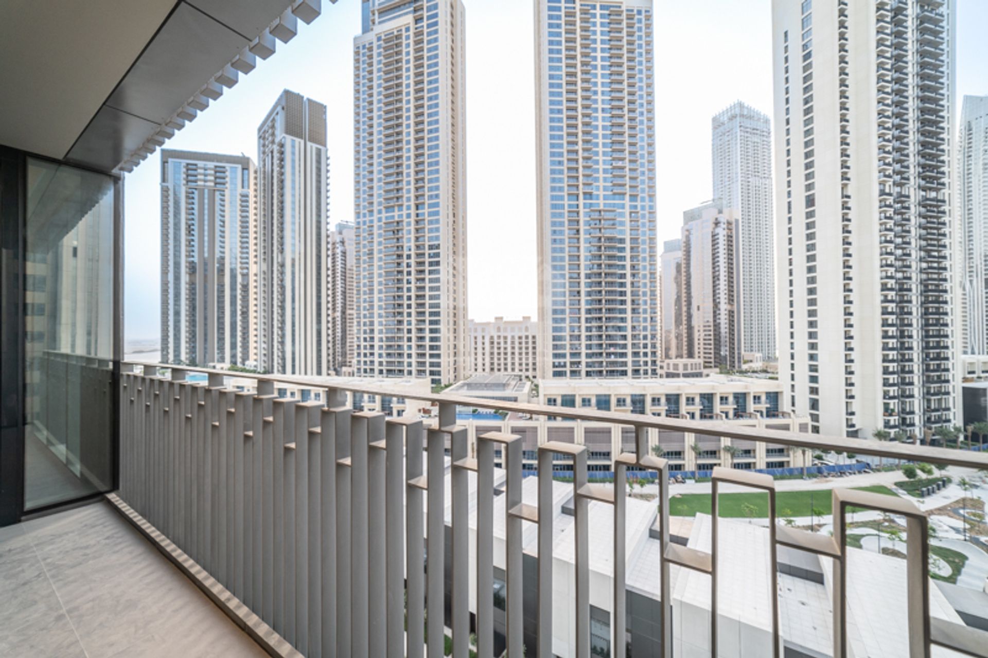 Condominium in Dubai, Dubai 10172267