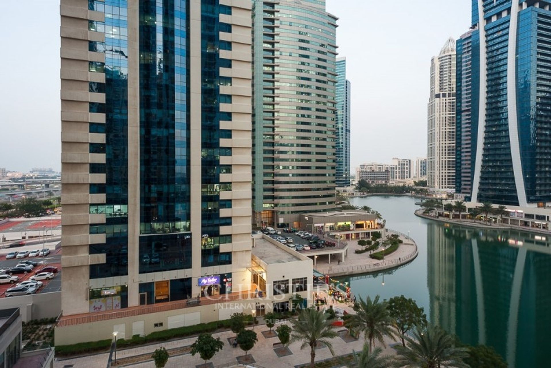 Condominium in Dubai, Dubai 10173448