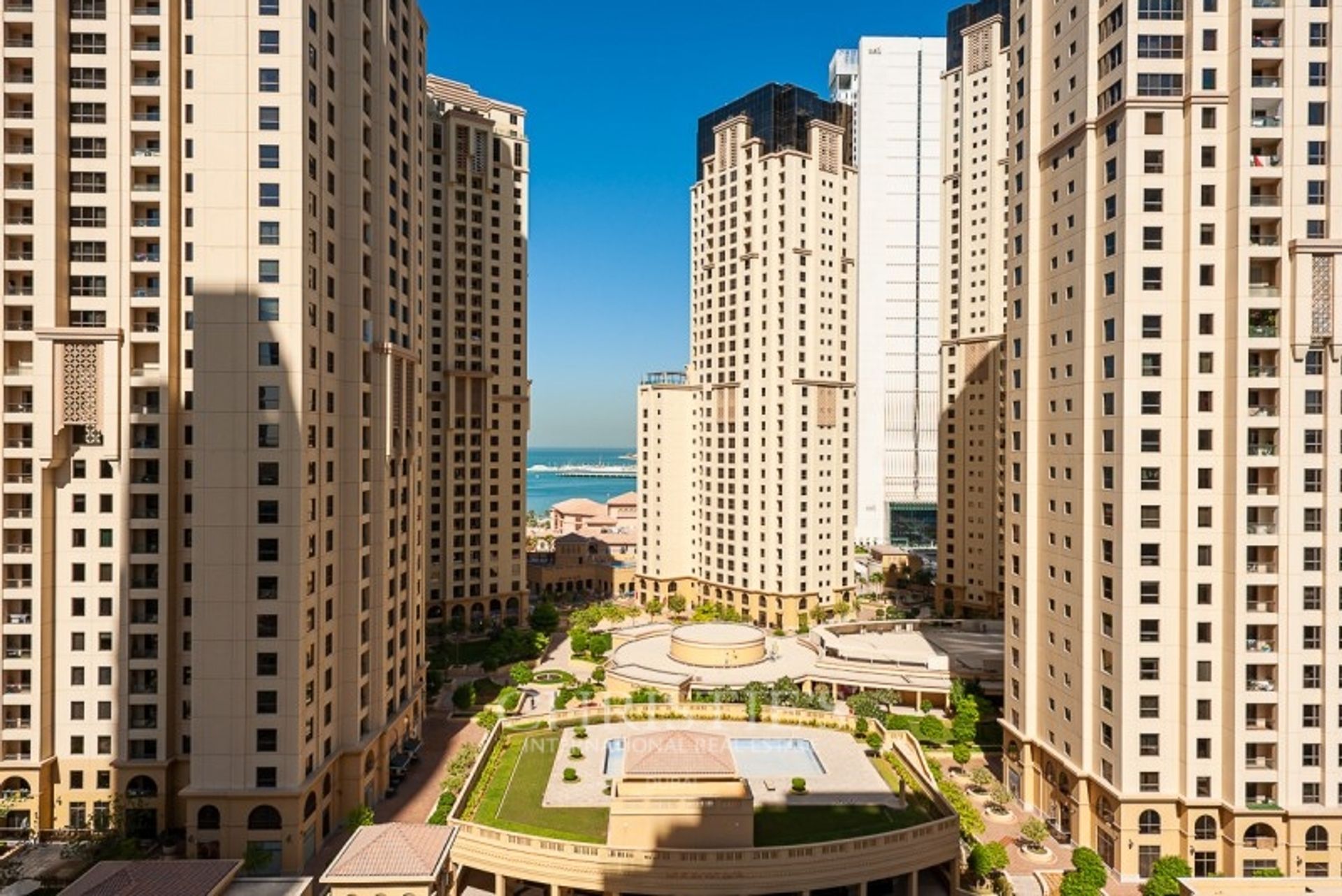 Кондоминиум в Dubai, Dubai 10173472