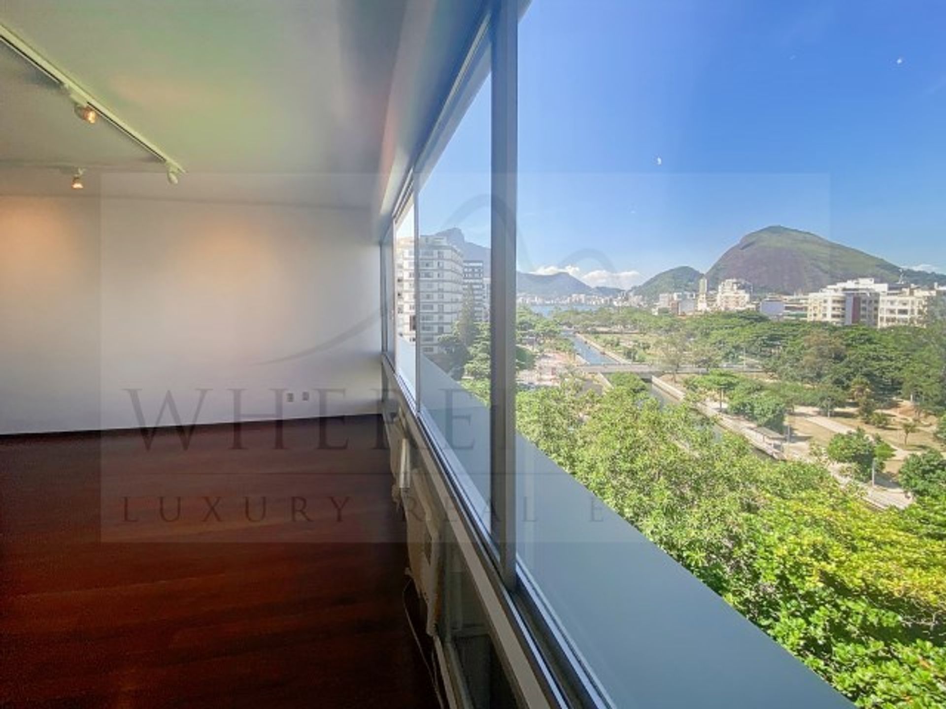 קוֹנדוֹמִינִיוֹן ב , State of Rio de Janeiro 10174085