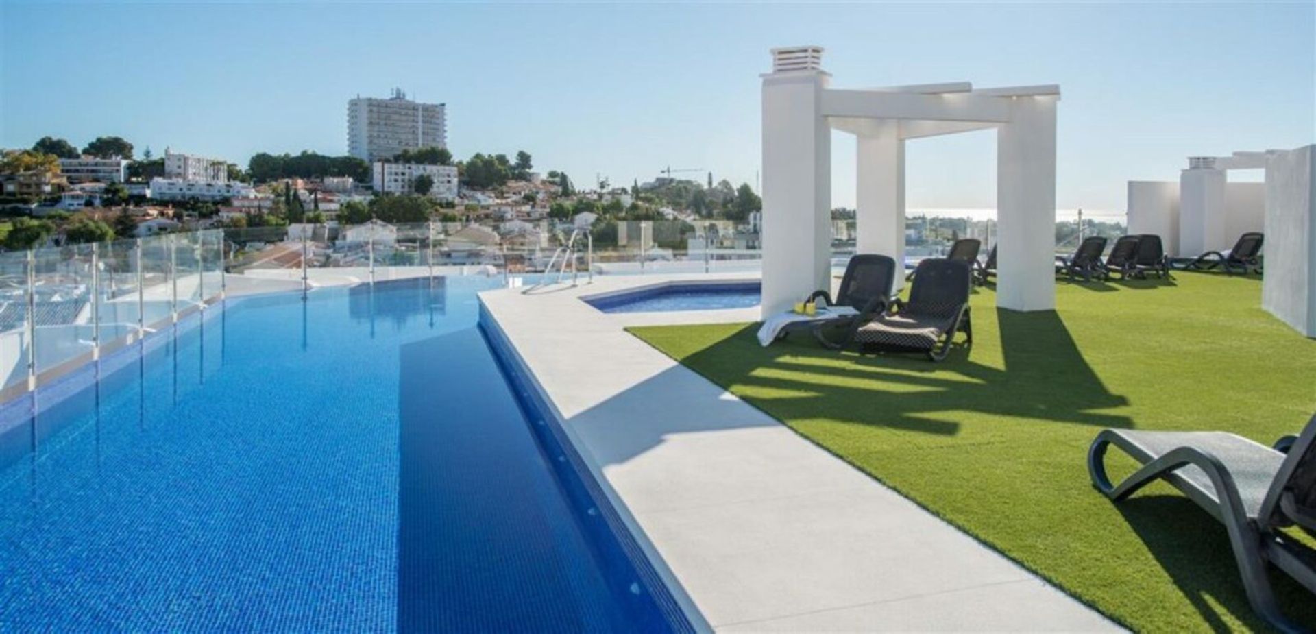 Condominium in Marbella, Andalucía 10174563