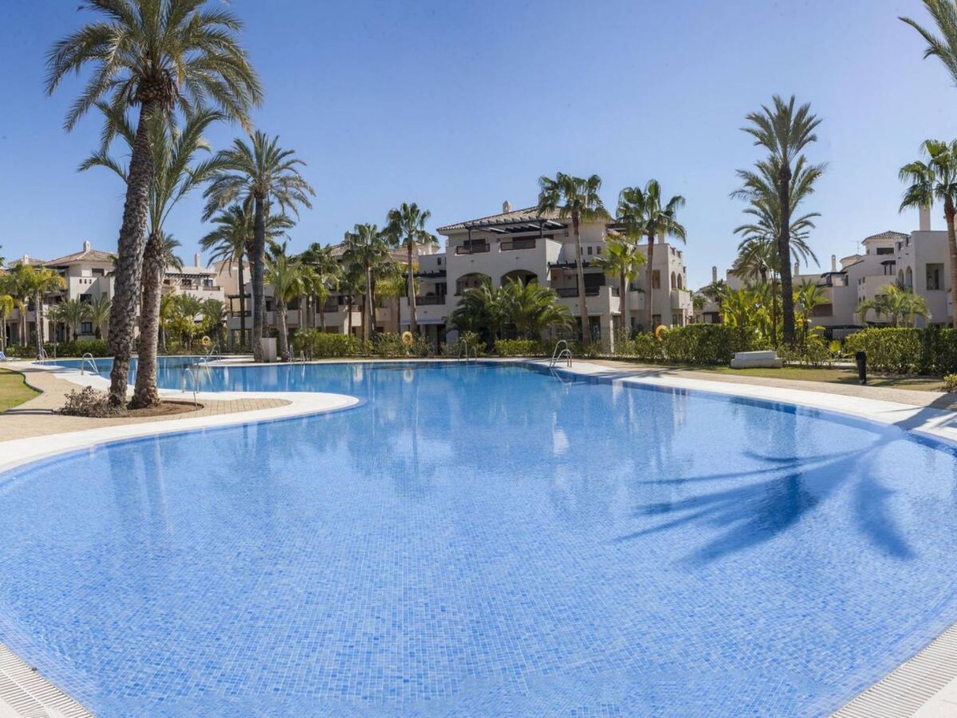 Condominium in Marbella, Andalucía 10174604