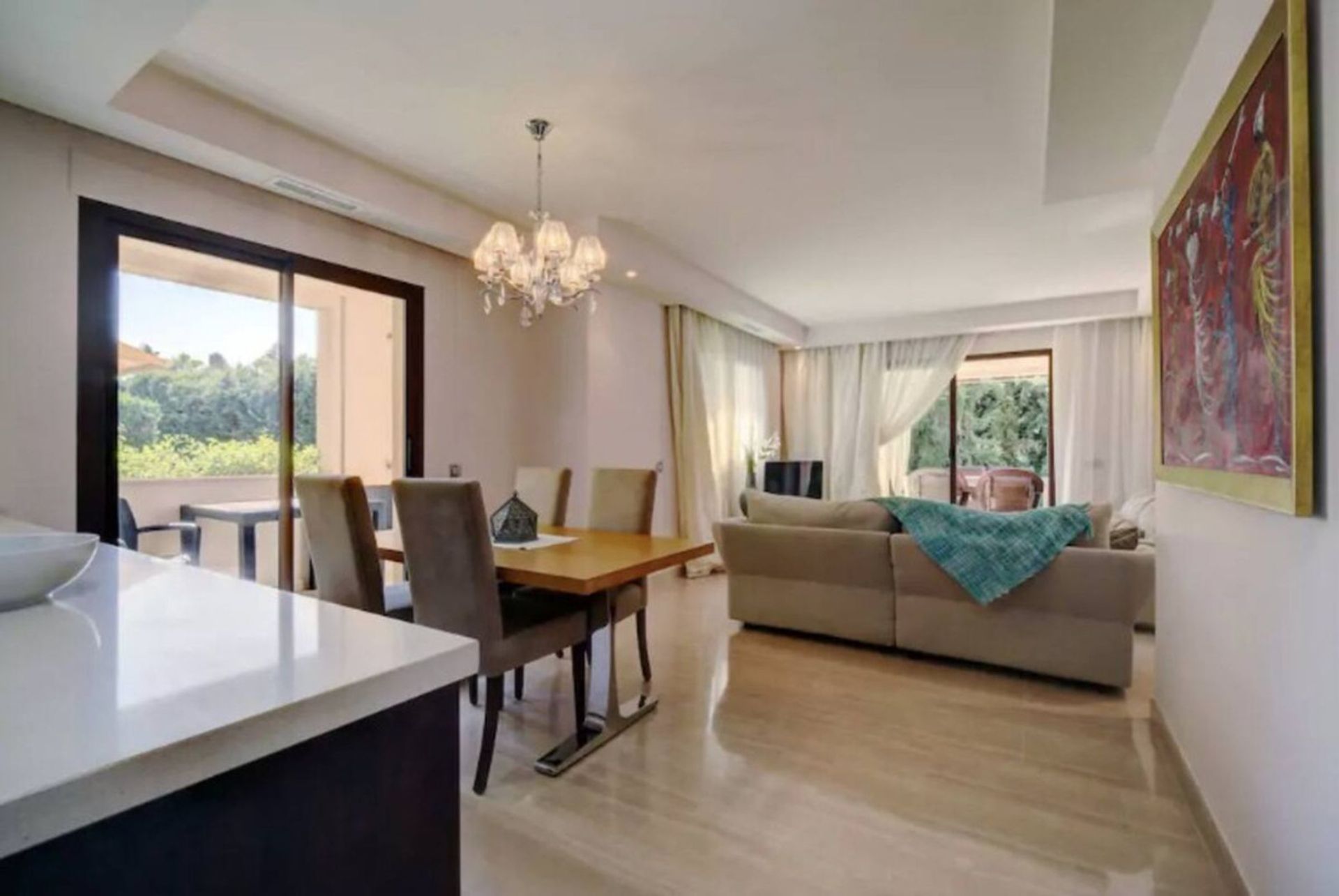 Condominium in Marbella, Andalucía 10174604