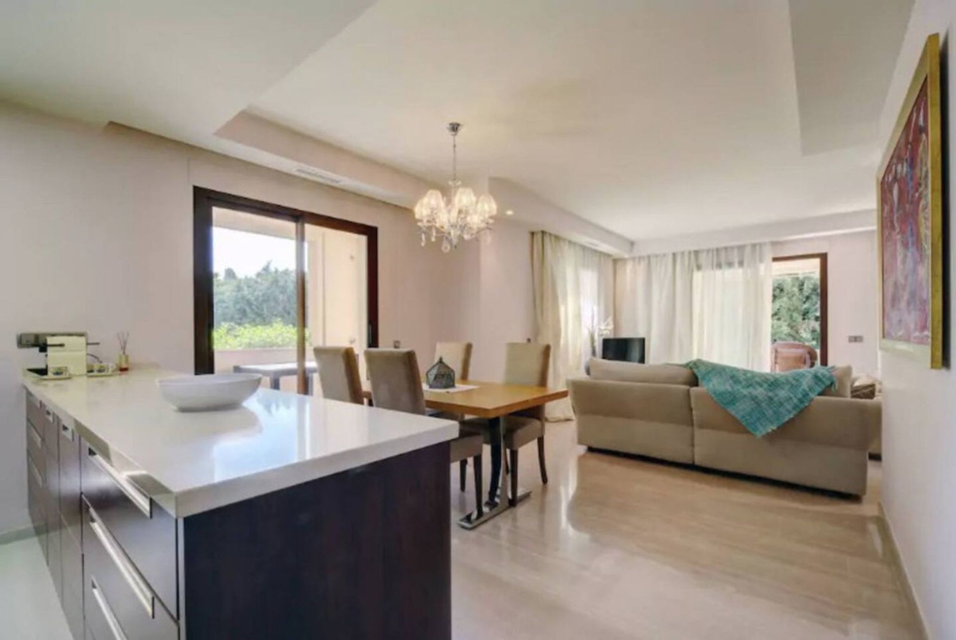 Condominium in Marbella, Andalucía 10174604