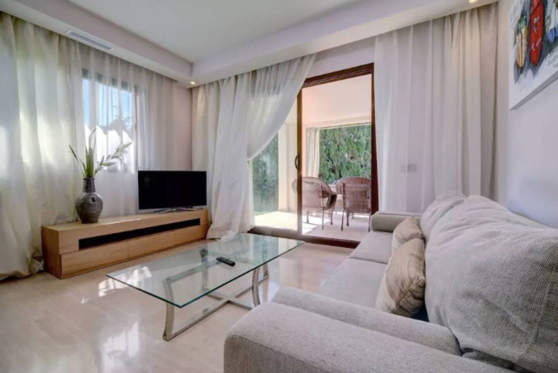 Condominium in Marbella, Andalucía 10174604